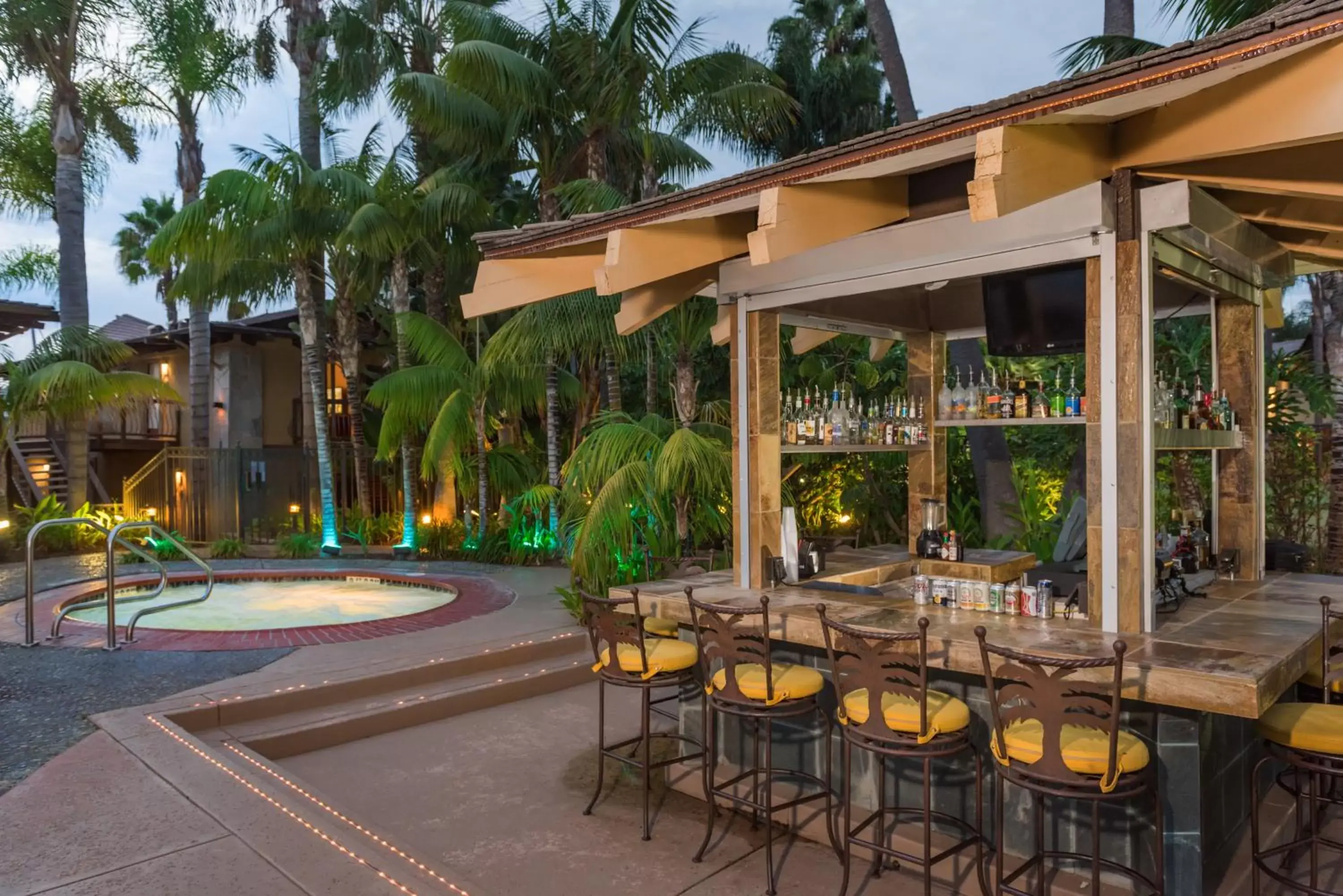 Lounge or bar, Swimming Pool in Humphreys Half Moon Inn