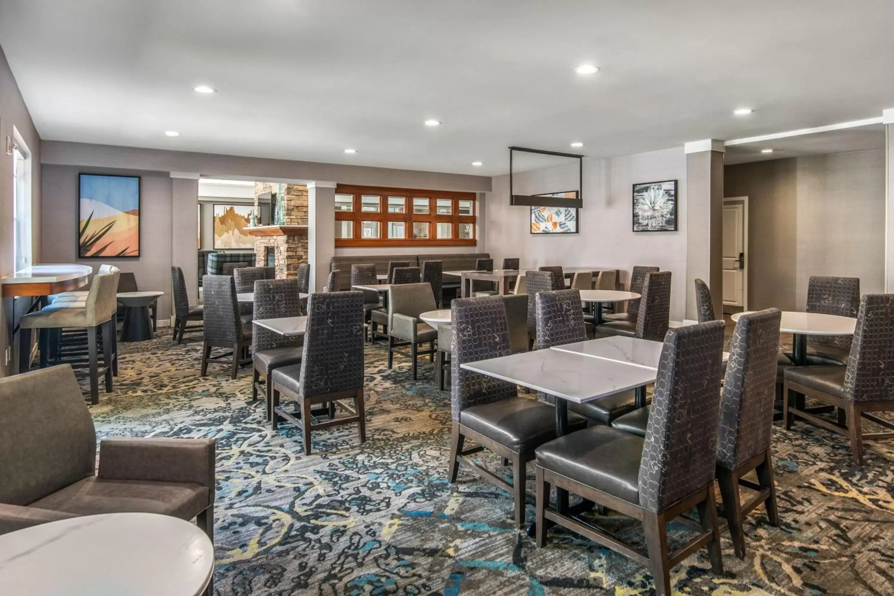 Restaurant/Places to Eat in Residence Inn Phoenix Glendale Sports & Entertainment District