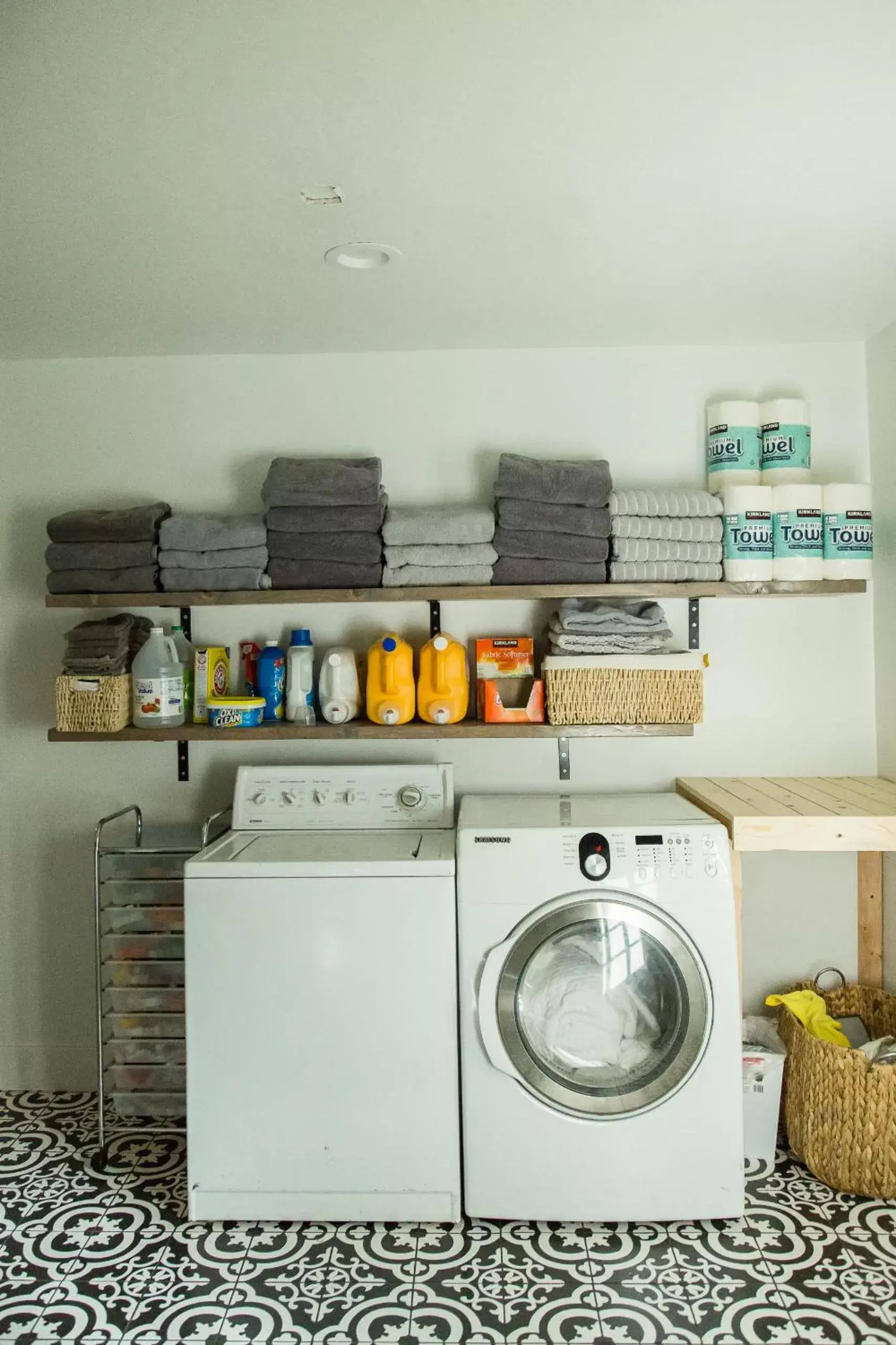 laundry, Kitchen/Kitchenette in Happy Trails BnB