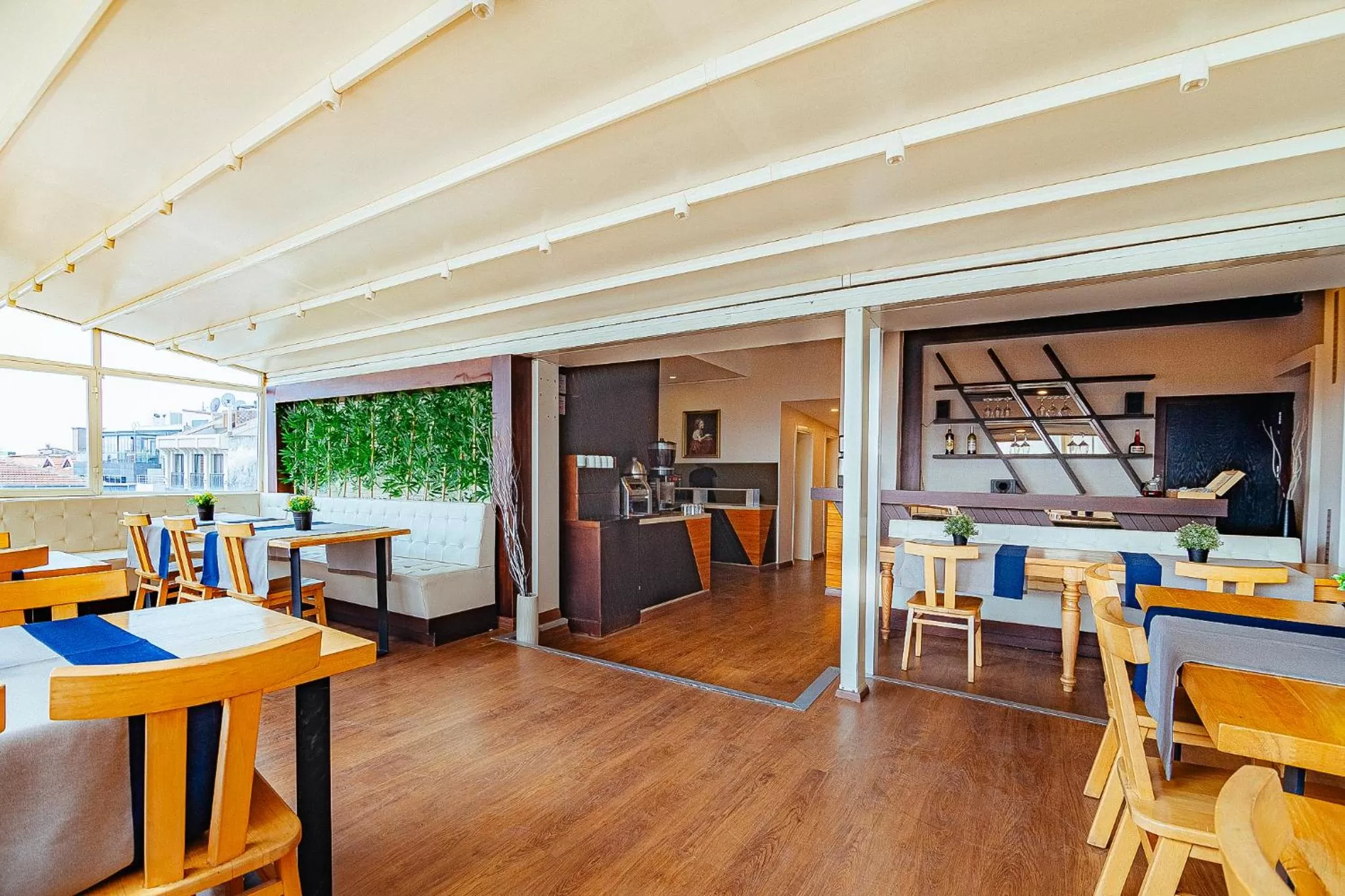 Restaurant/places to eat in The Milltown Hotel