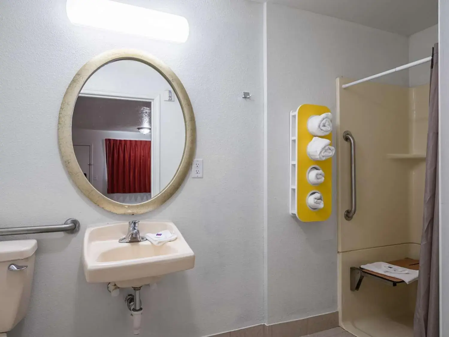 Shower, Bathroom in Motel 6-Columbus, OH - OSU