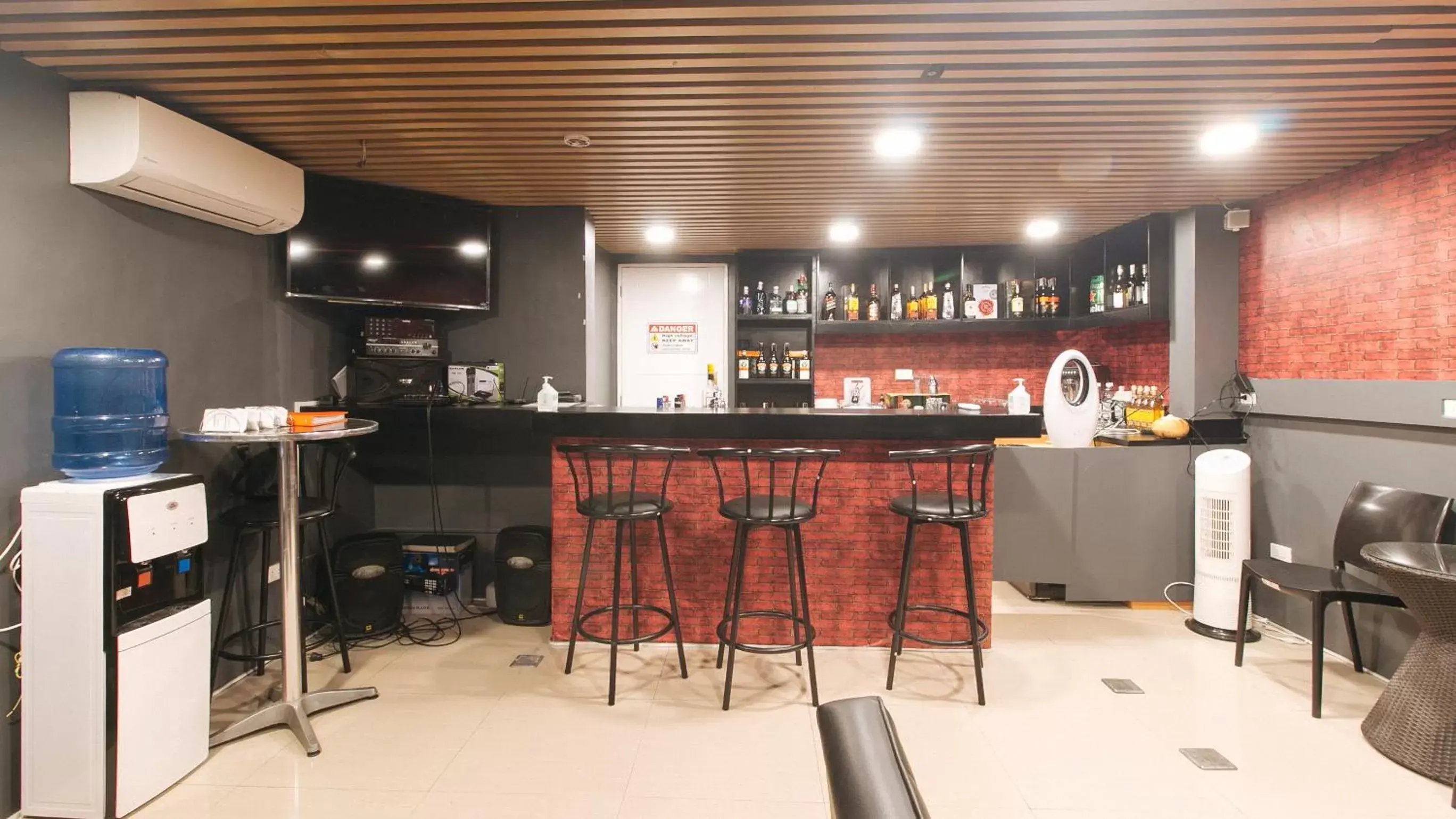 Restaurant/places to eat in RedDoorz Plus at La Belle Residences Makati City Restaurant/places to eat in RedDoorz Plus at La Belle Residences Makati City