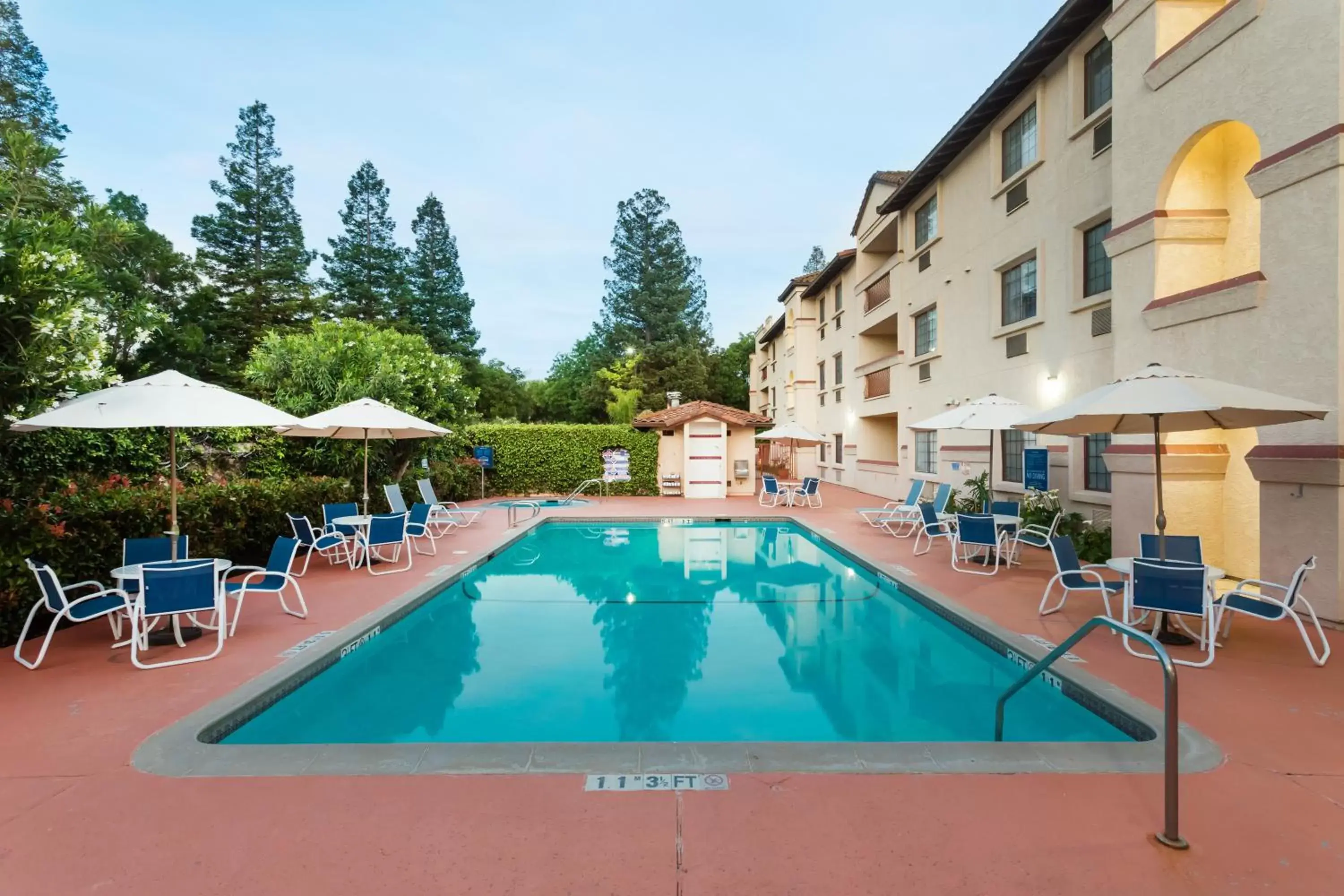Swimming Pool in Wyndham Garden Silicon Valley