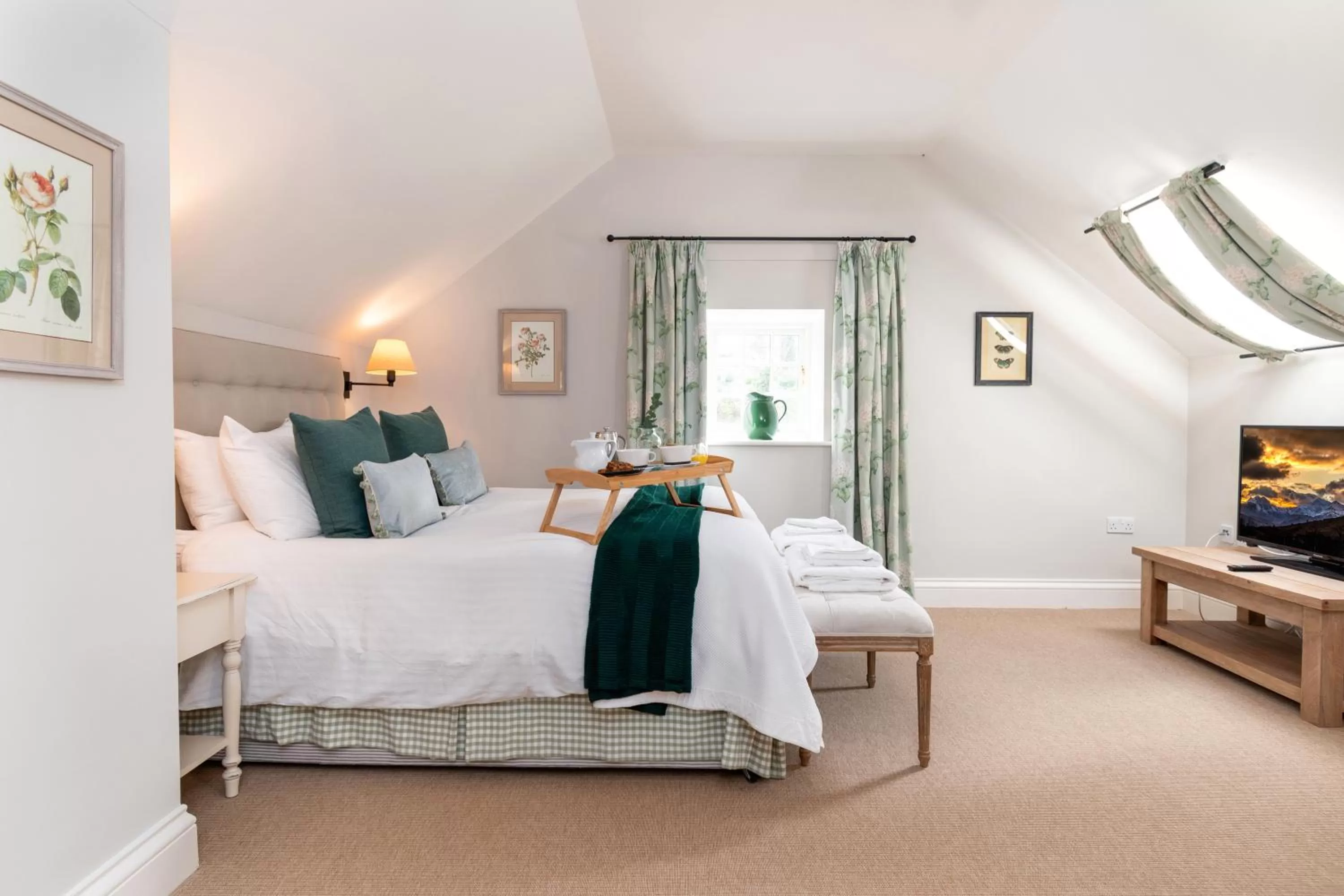 TV and multimedia, Bed in The Farmhouse at Bodnant Welsh Food