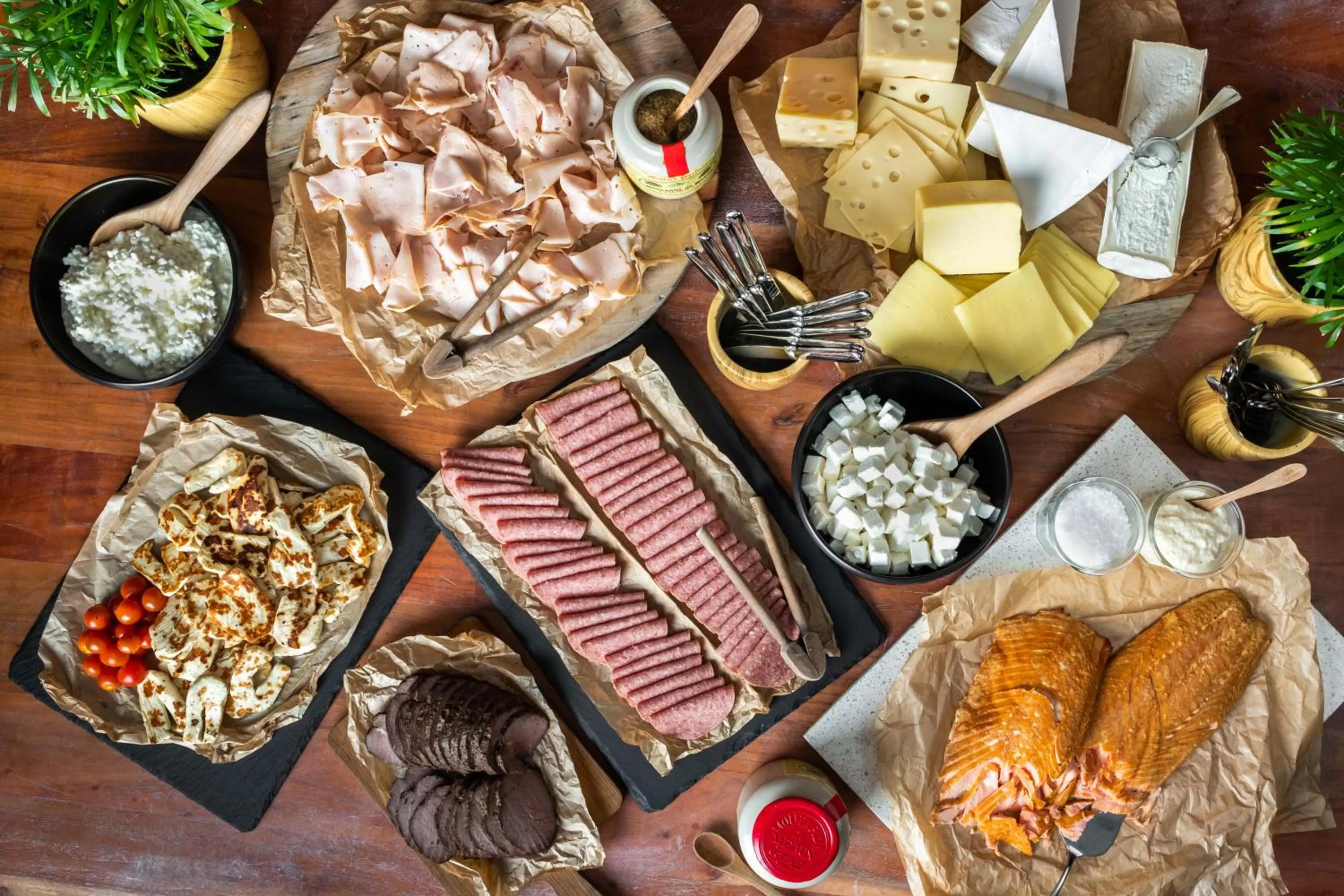 Restaurant/places to eat in Radisson Blu Hotel, Dubai Canal View