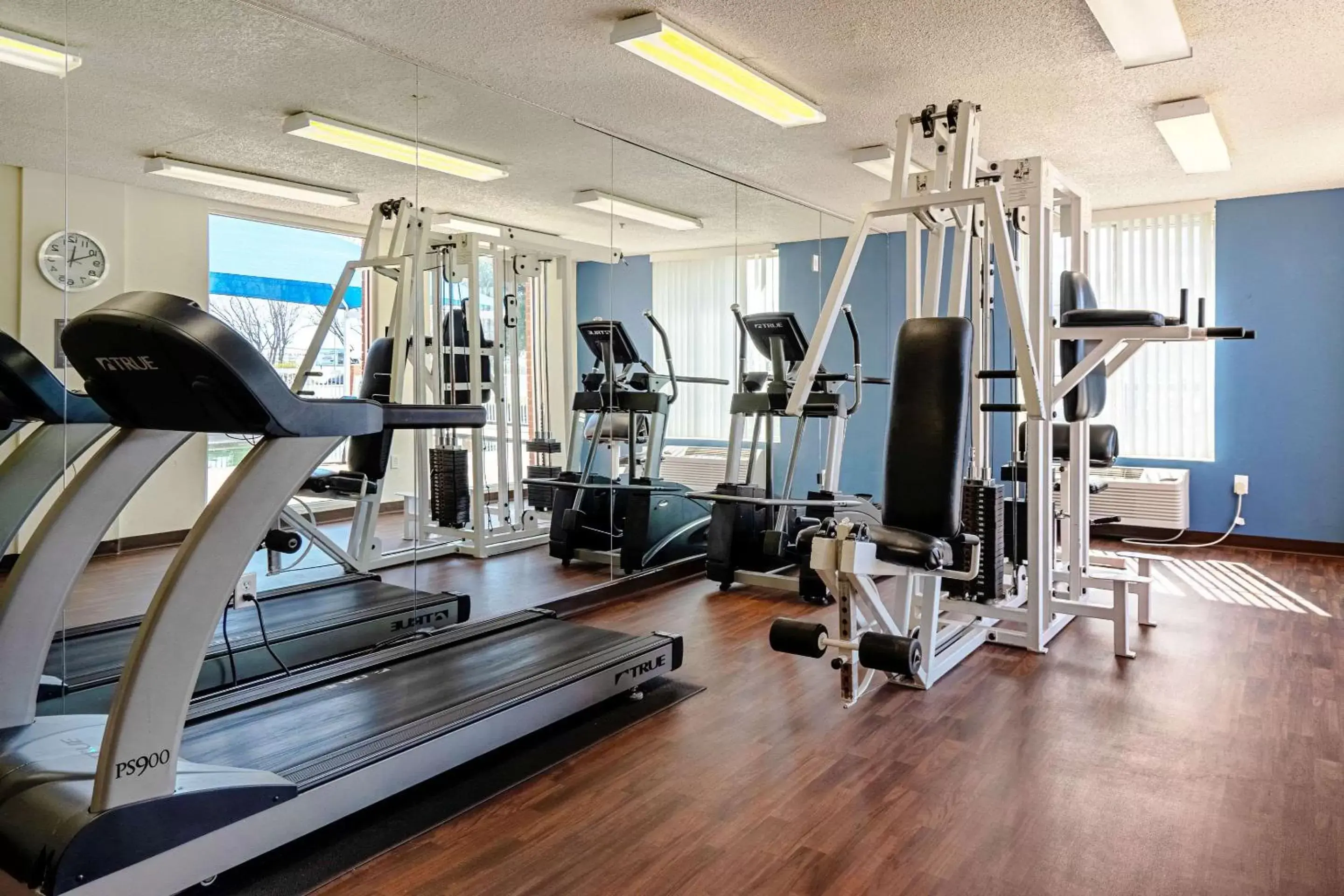 Fitness centre/facilities, Fitness Center/Facilities in Quality Suites