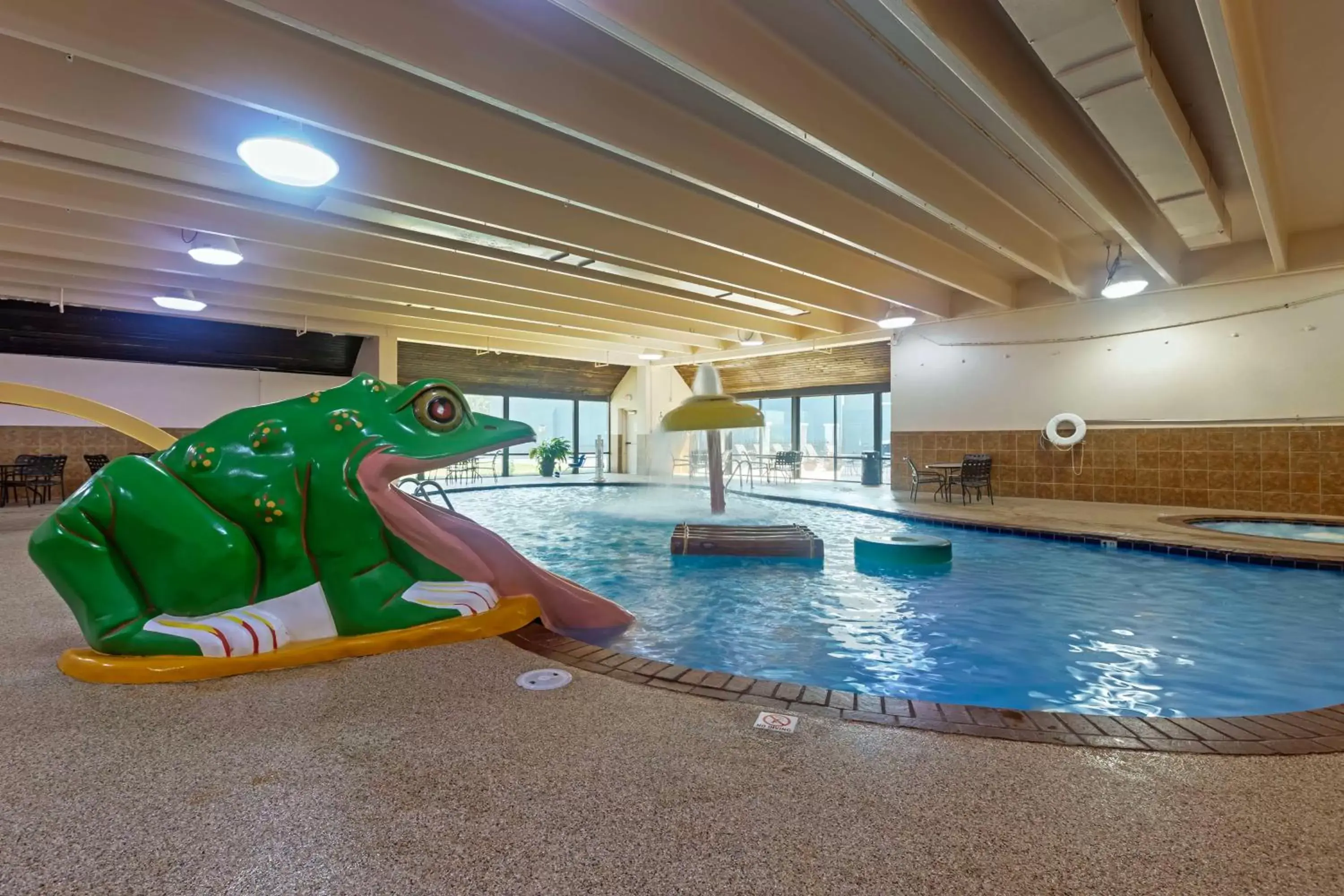 Pool view, Swimming Pool in Best Western Plus Midwest Inn