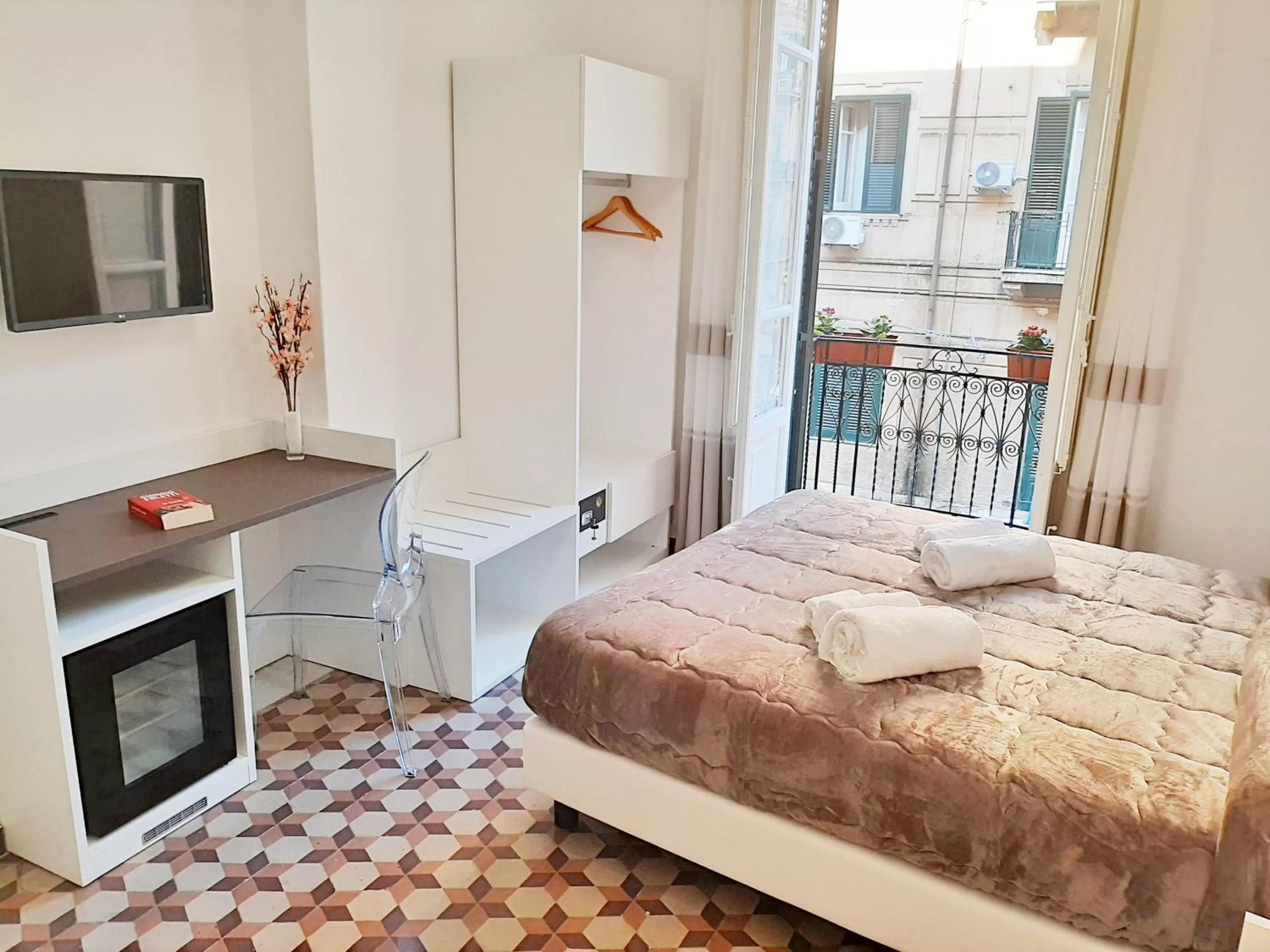 Nearby landmark, Bed in Ai Quartieri