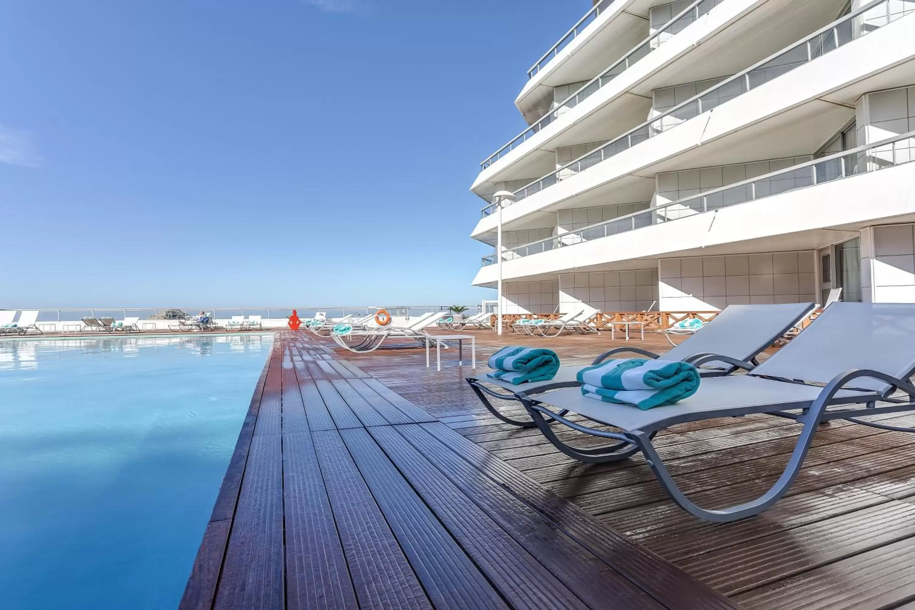 Swimming pool in Sofitel Biarritz Le Miramar Thalassa Swimming pool in Sofitel Biarritz Le Miramar Thalassa