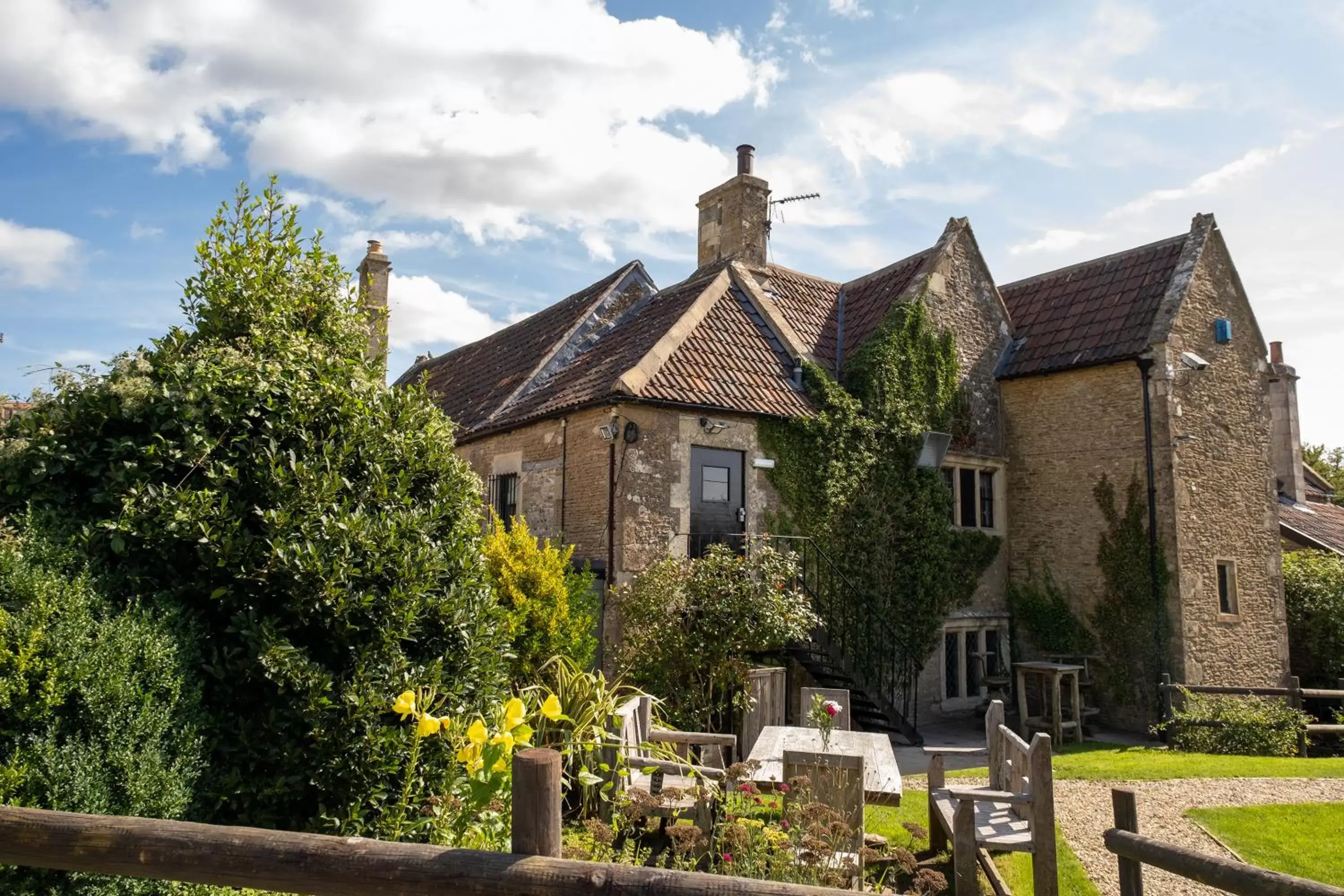 Garden, Property Building in Kings Arms