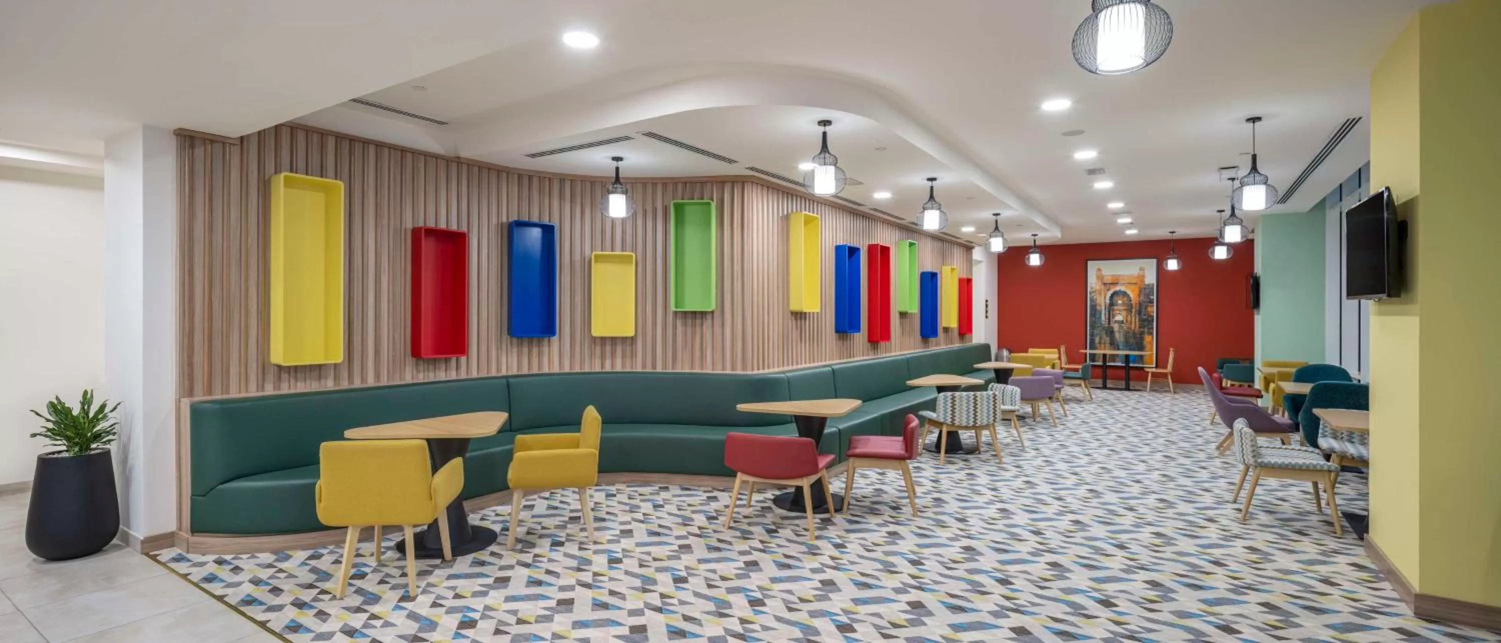 Lounge or bar in Hampton By Hilton Doha Old Town