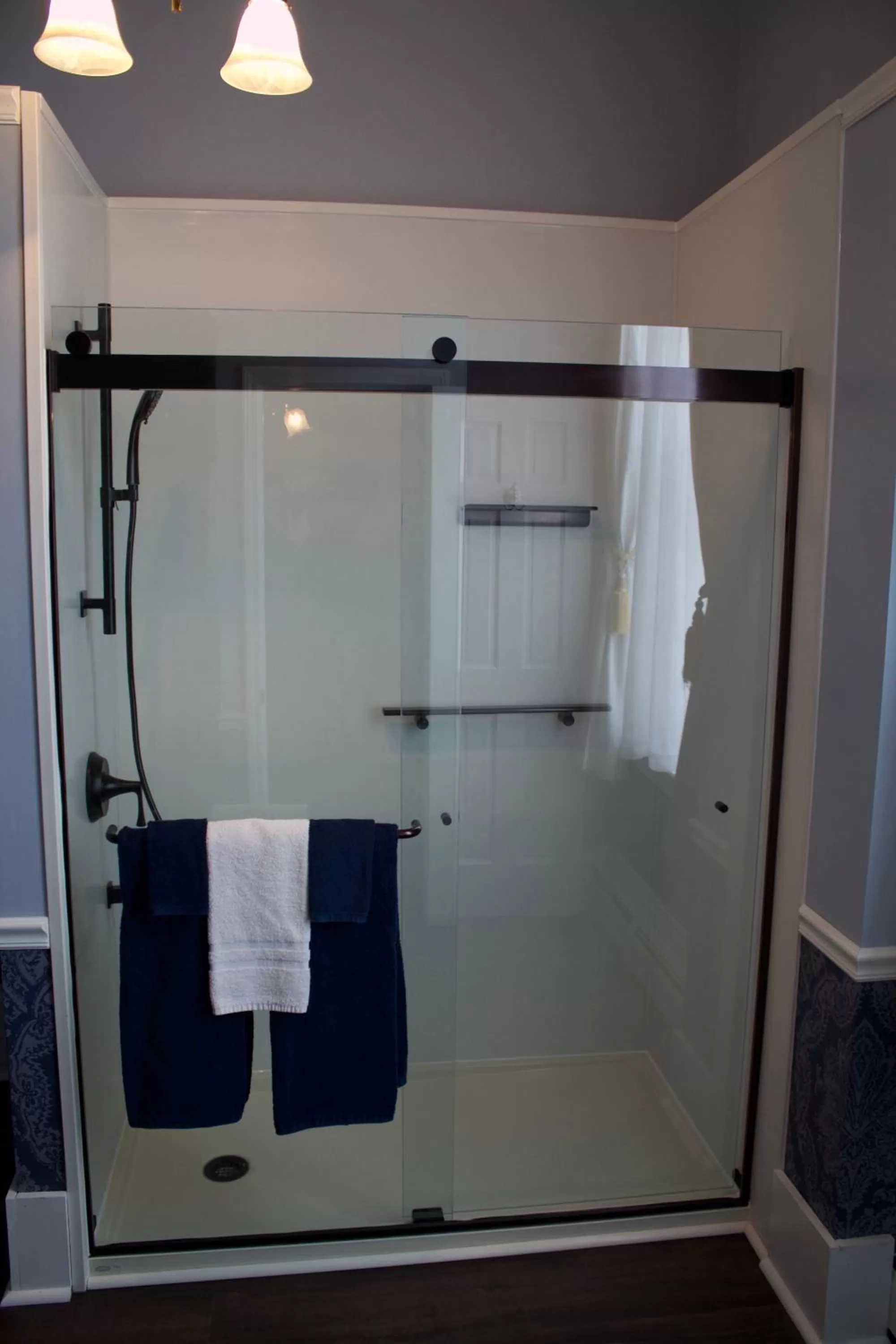 Shower in The Gridley Inn B&B