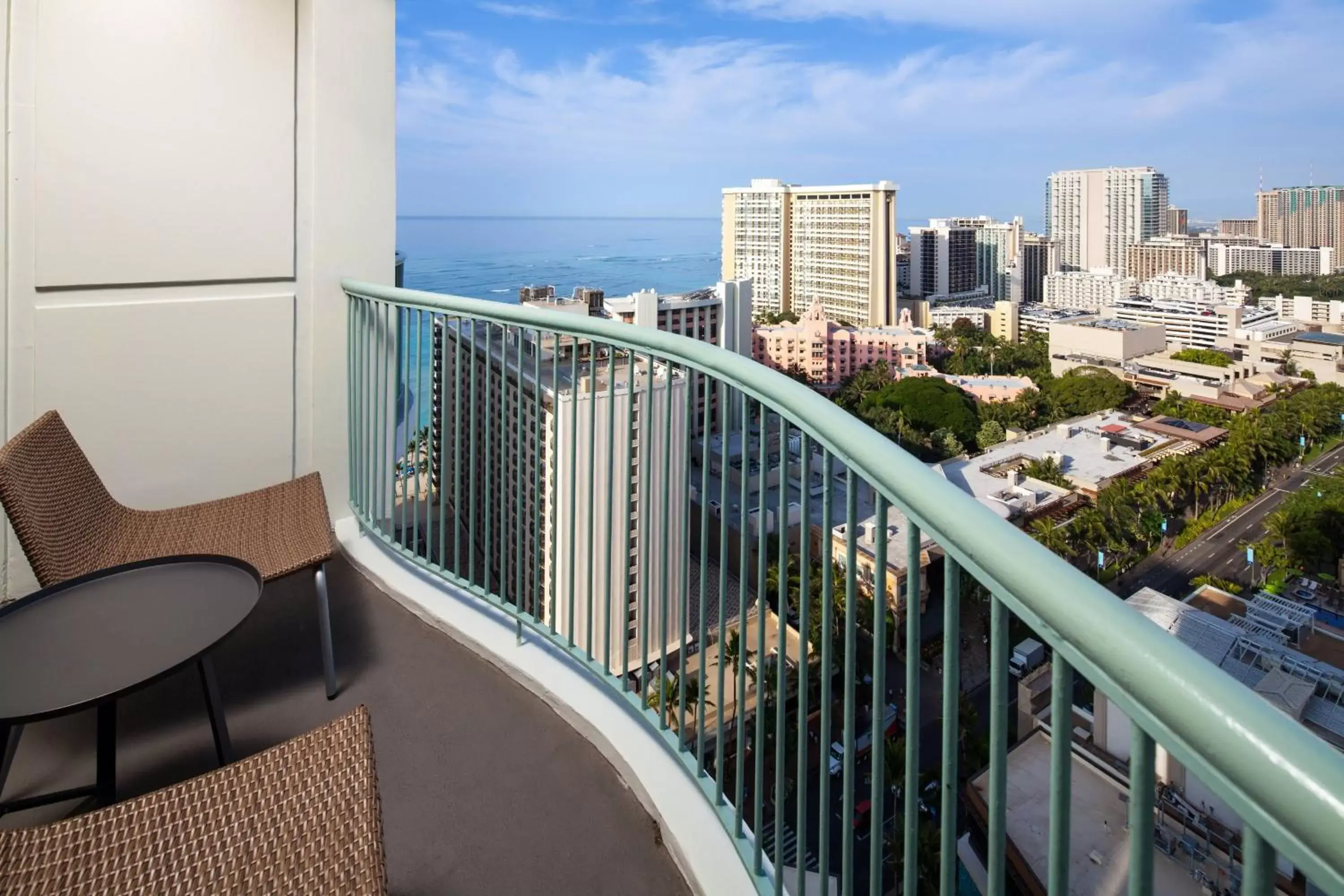 Photo of the whole room in Sheraton Princess Kaiulani