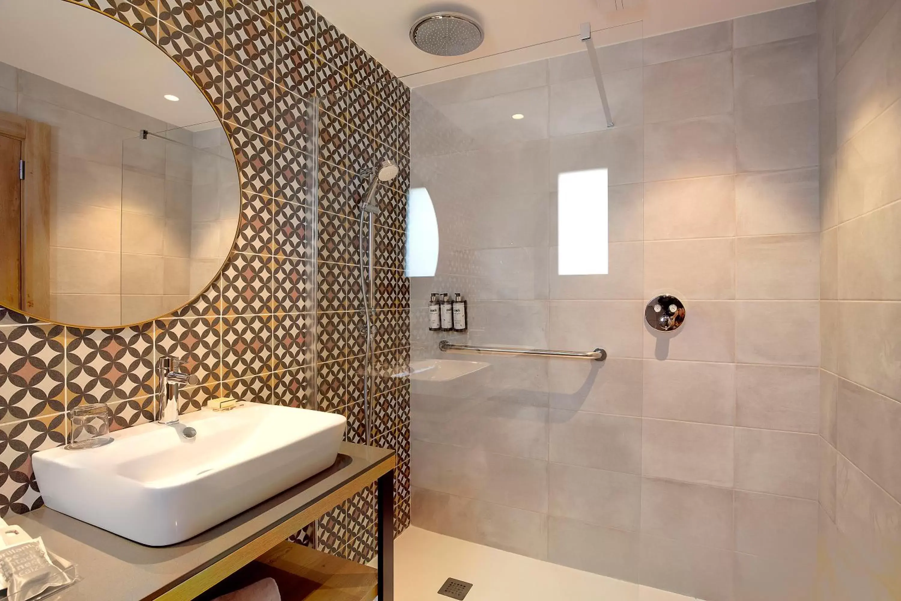 Bathroom in Catalonia Excelsior Hotel