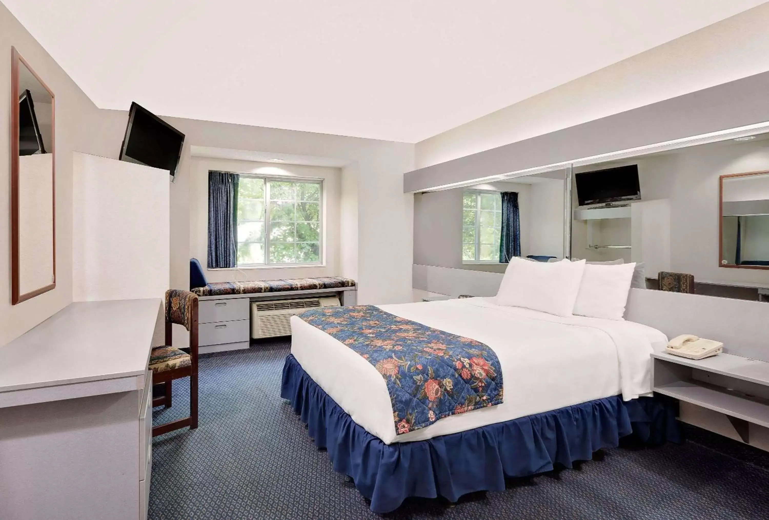 Photo of the whole room, Bed in Microtel Inn & Suites by Wyndham Hagerstown by I-81 Photo of the whole room, Bed in Microtel Inn & Suites by Wyndham Hagerstown by I-81