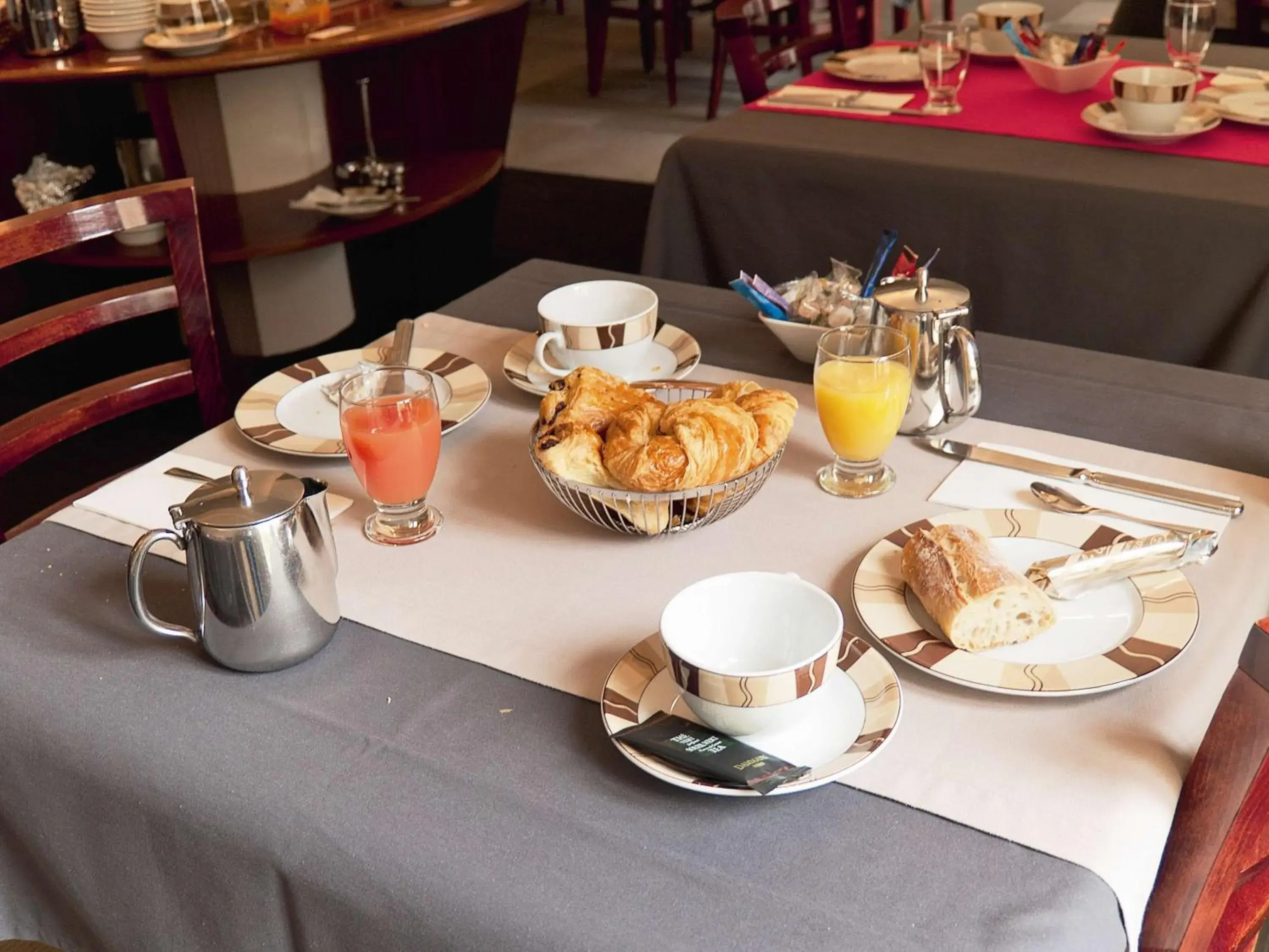 Restaurant/places to eat, Breakfast in Best Western Poitiers Centre Le Grand Hotel