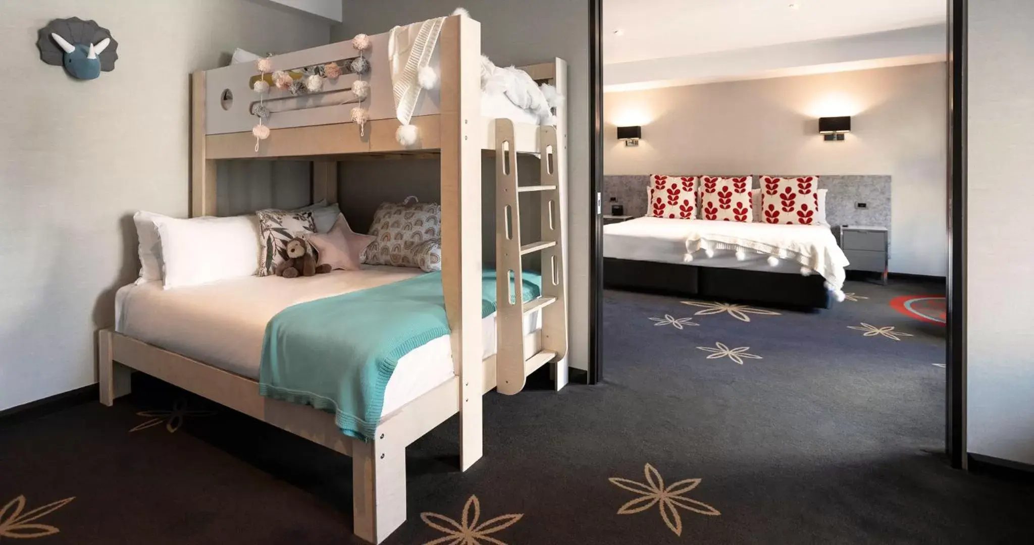 bunk bed, Bed in SkyCity Hotel Auckland