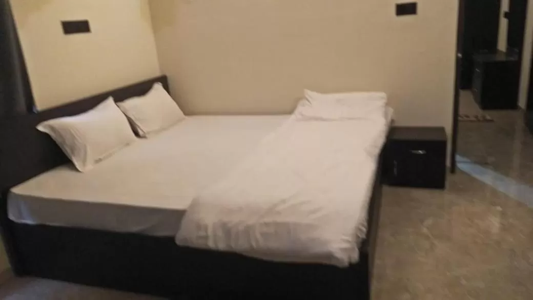 Bed in Jayshin Lake Vaitarna Resort - Igatpuri