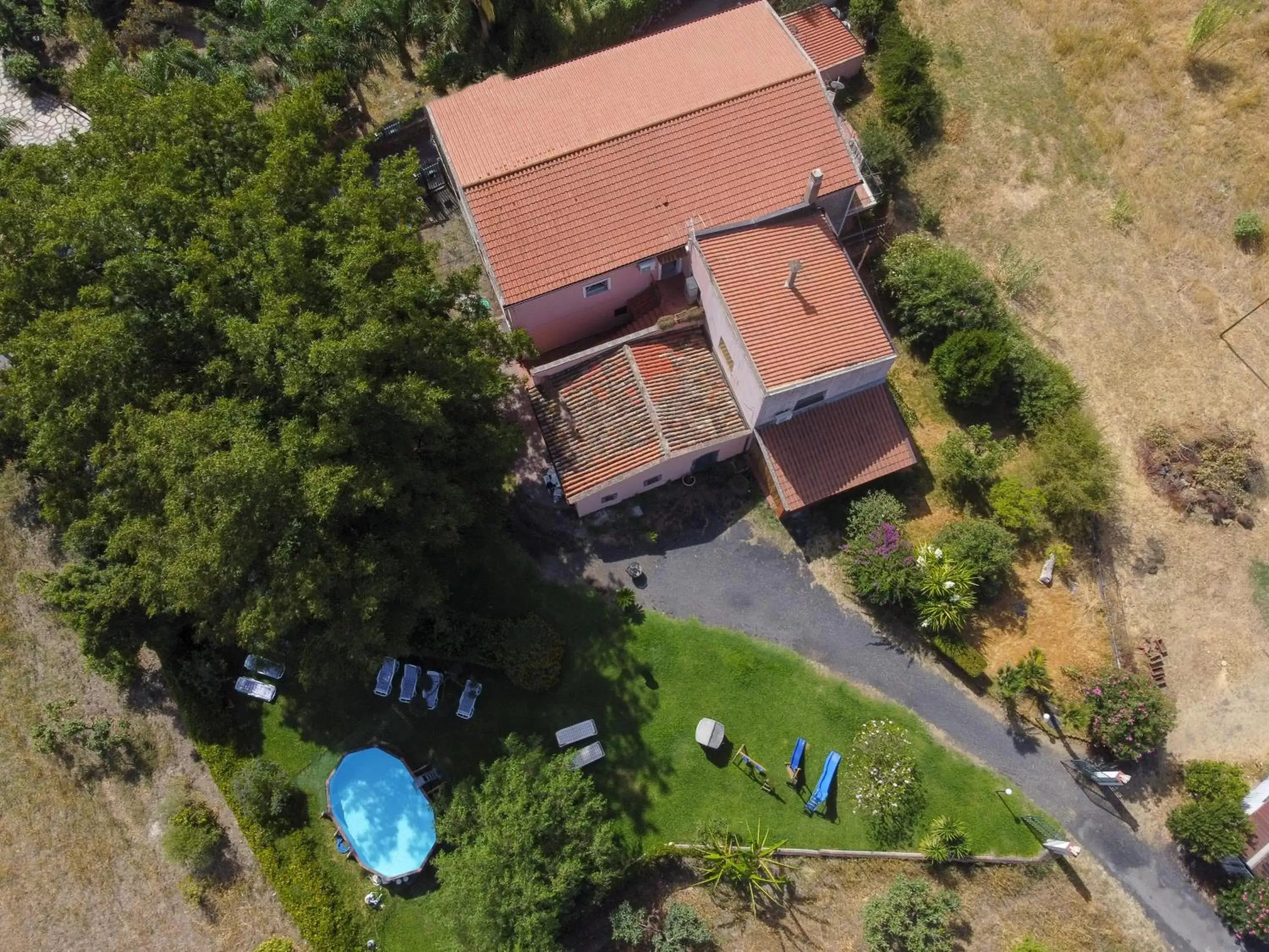 Property building, Bird's-eye View in Villa Nadira