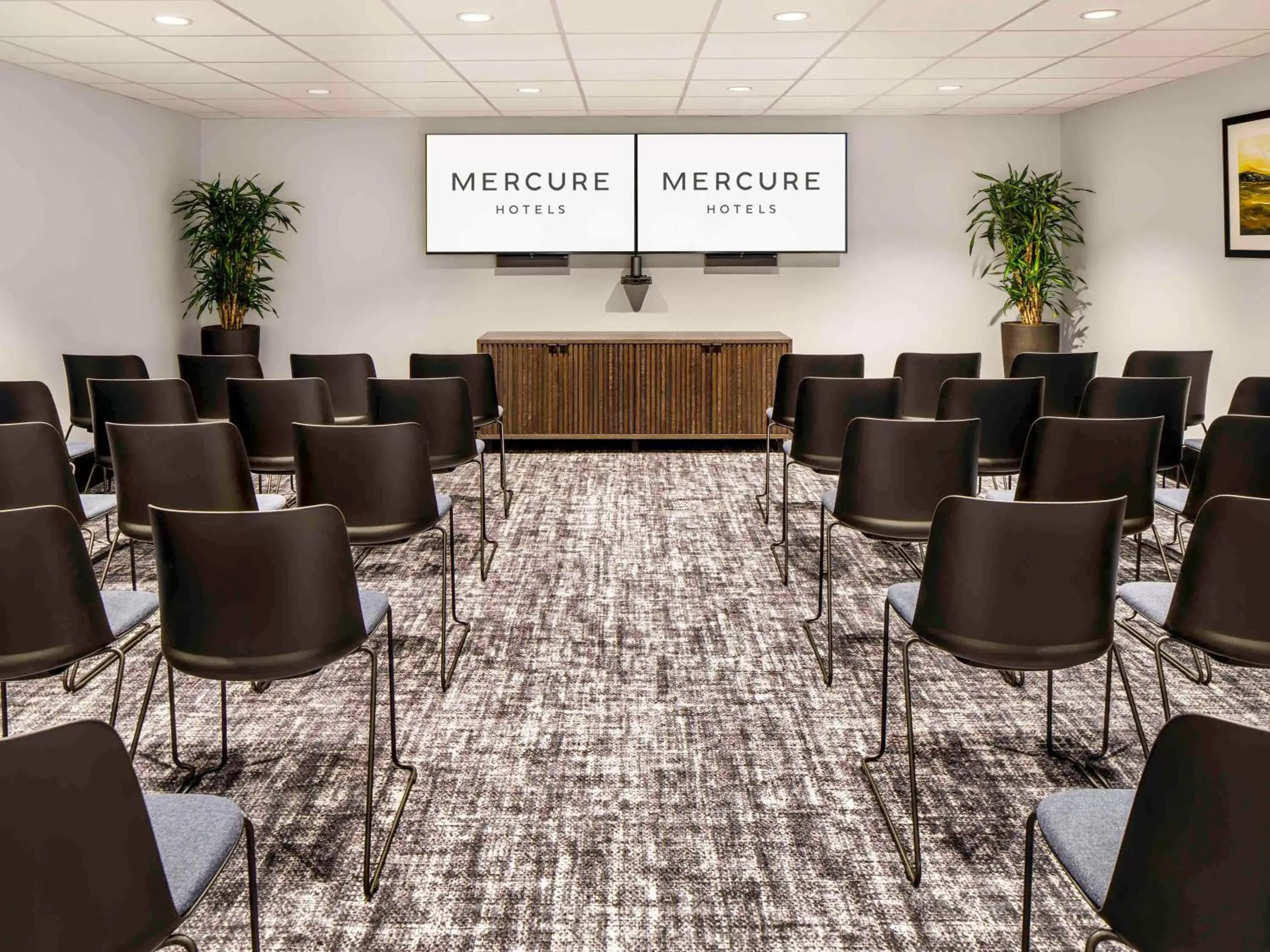 Meeting/conference room in Mercure Paignton Hotel