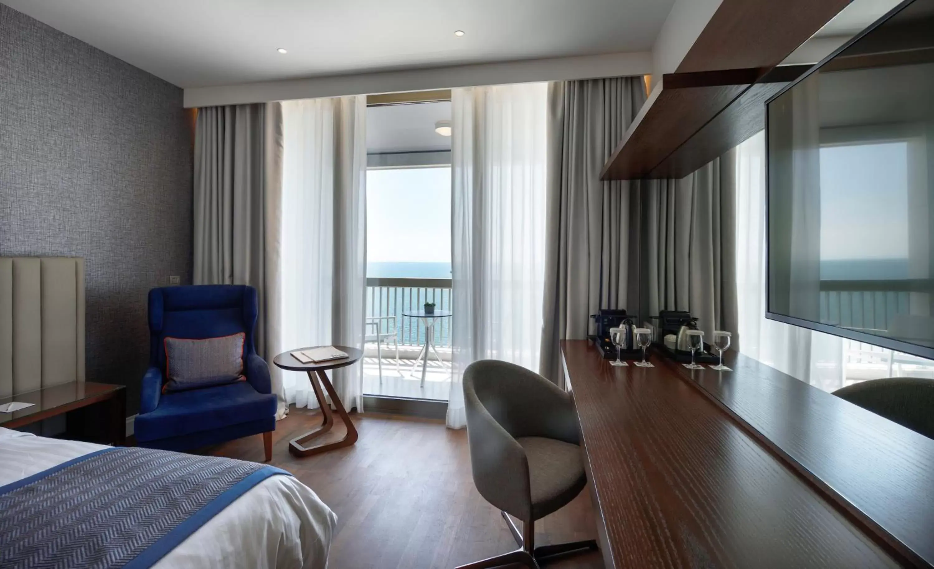 Bedroom, Seating Area in Makedonia Palace