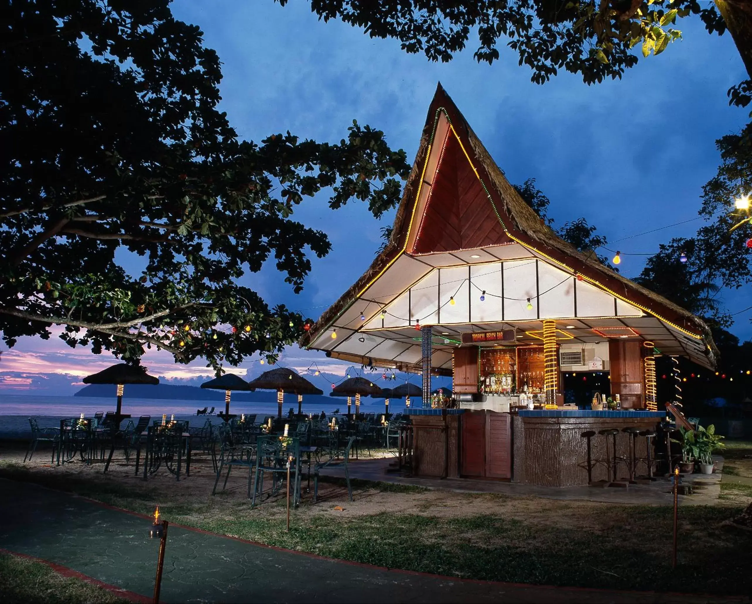 Lounge or bar in Holiday Villa Beach Resort & Spa Langkawi