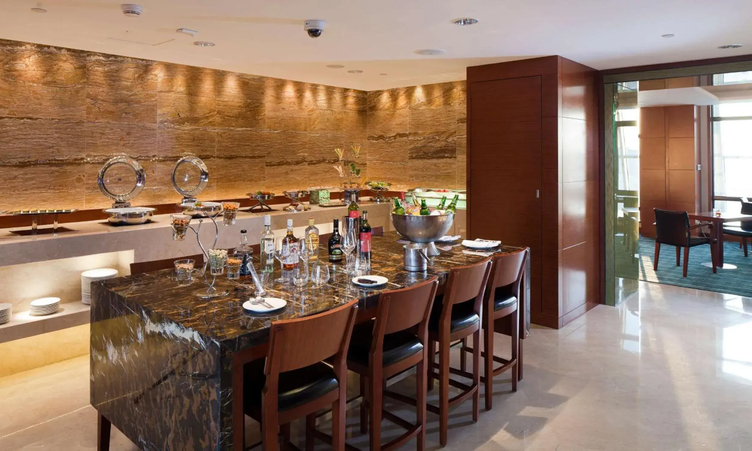 Lounge or bar, Restaurant/Places to Eat in DoubleTree By Hilton Shenyang Hotel