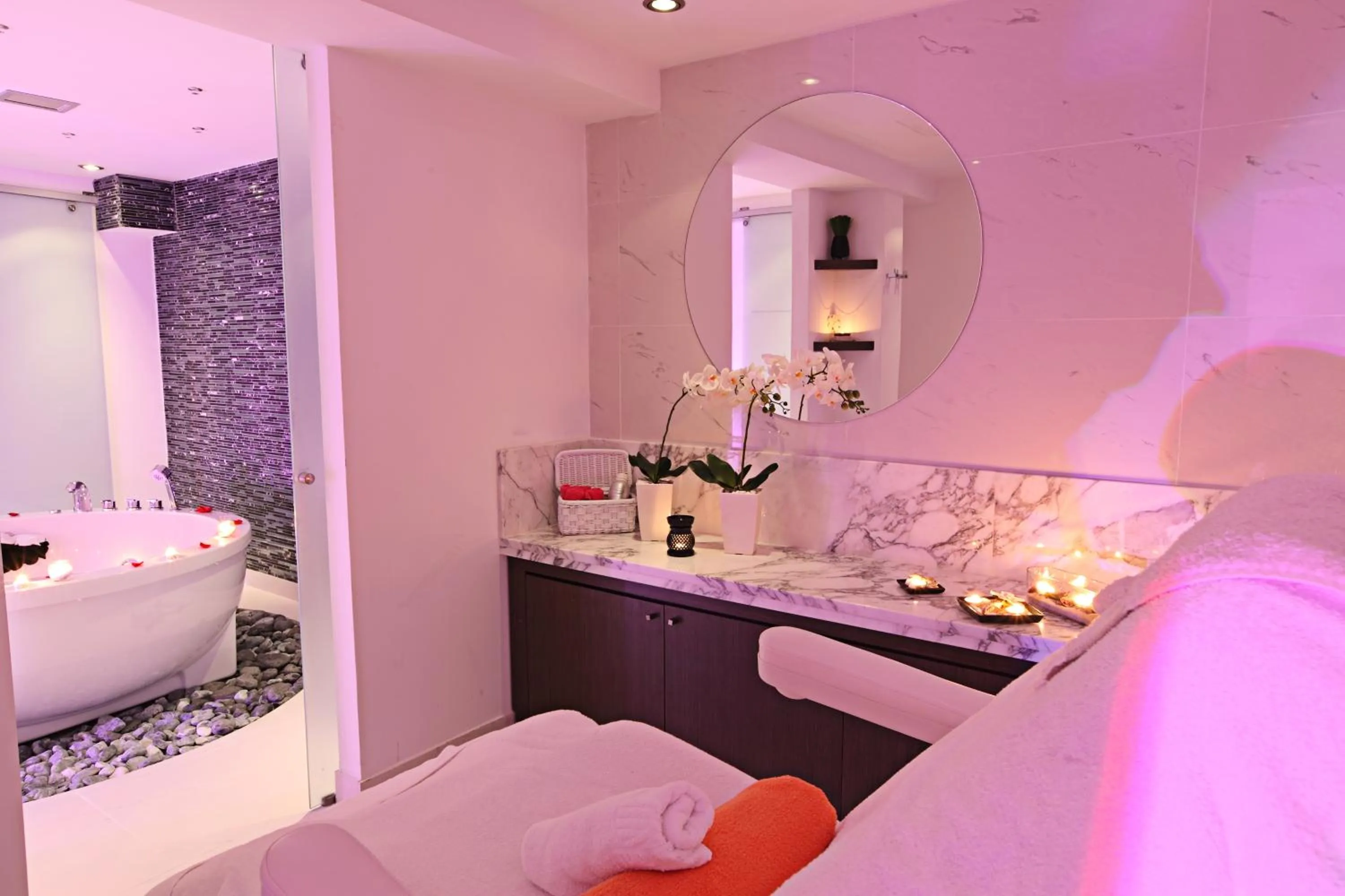 Massage in Dome Beach Marina Hotel & Resort