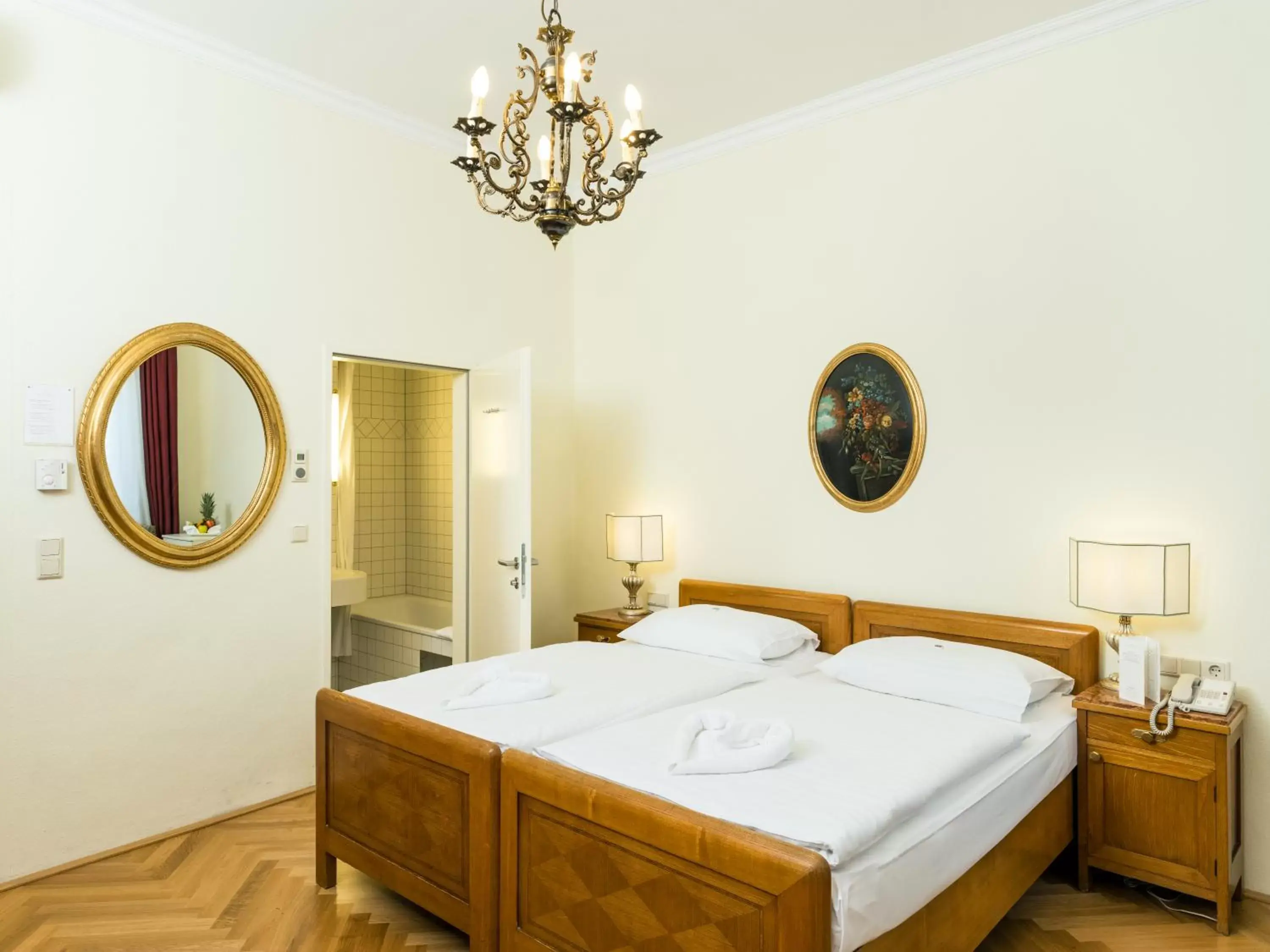 Photo of the whole room, Bed in Graben Hotel