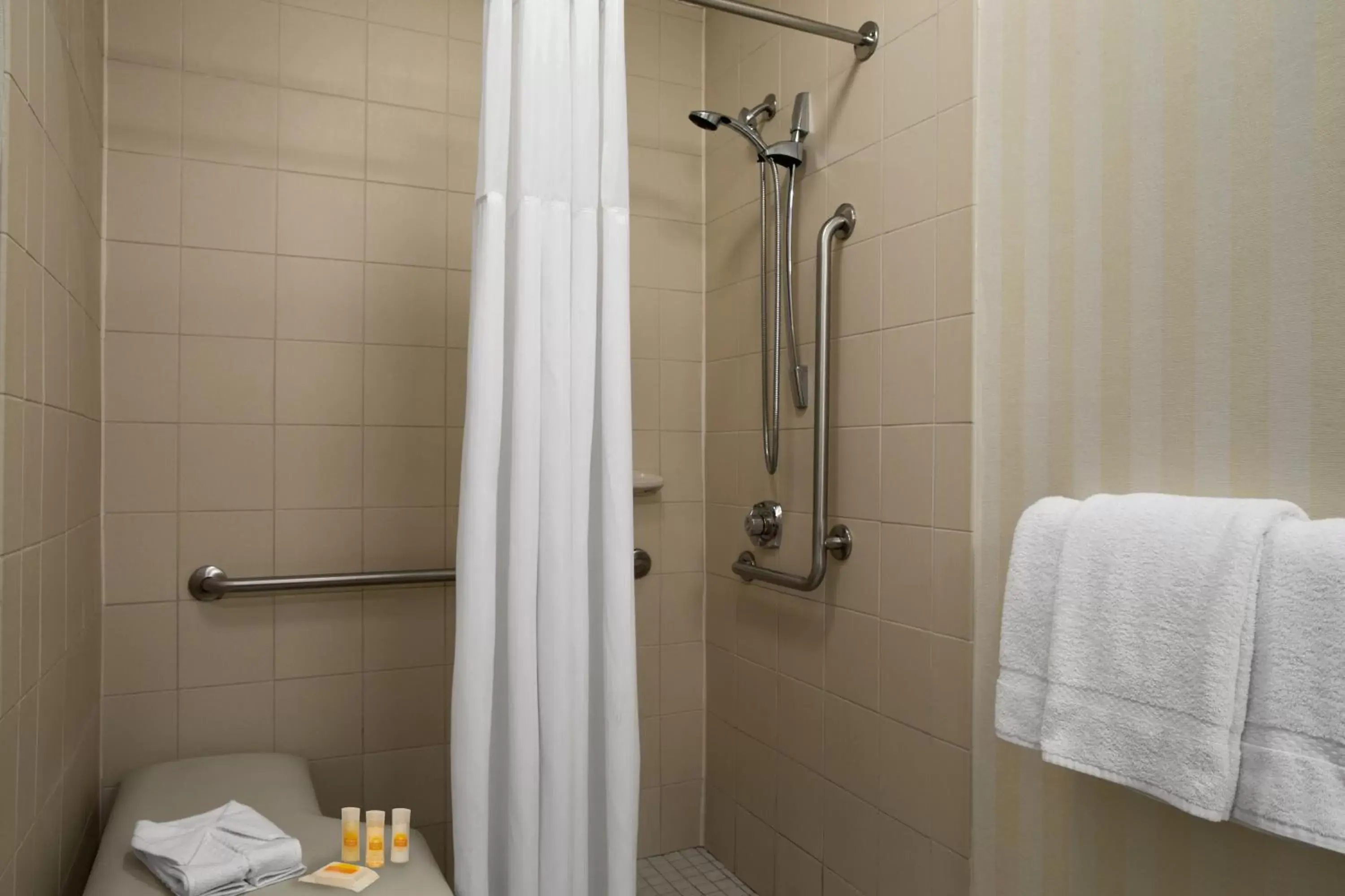 Shower, Bathroom in Days Inn by Wyndham Chattanooga/Hamilton Place