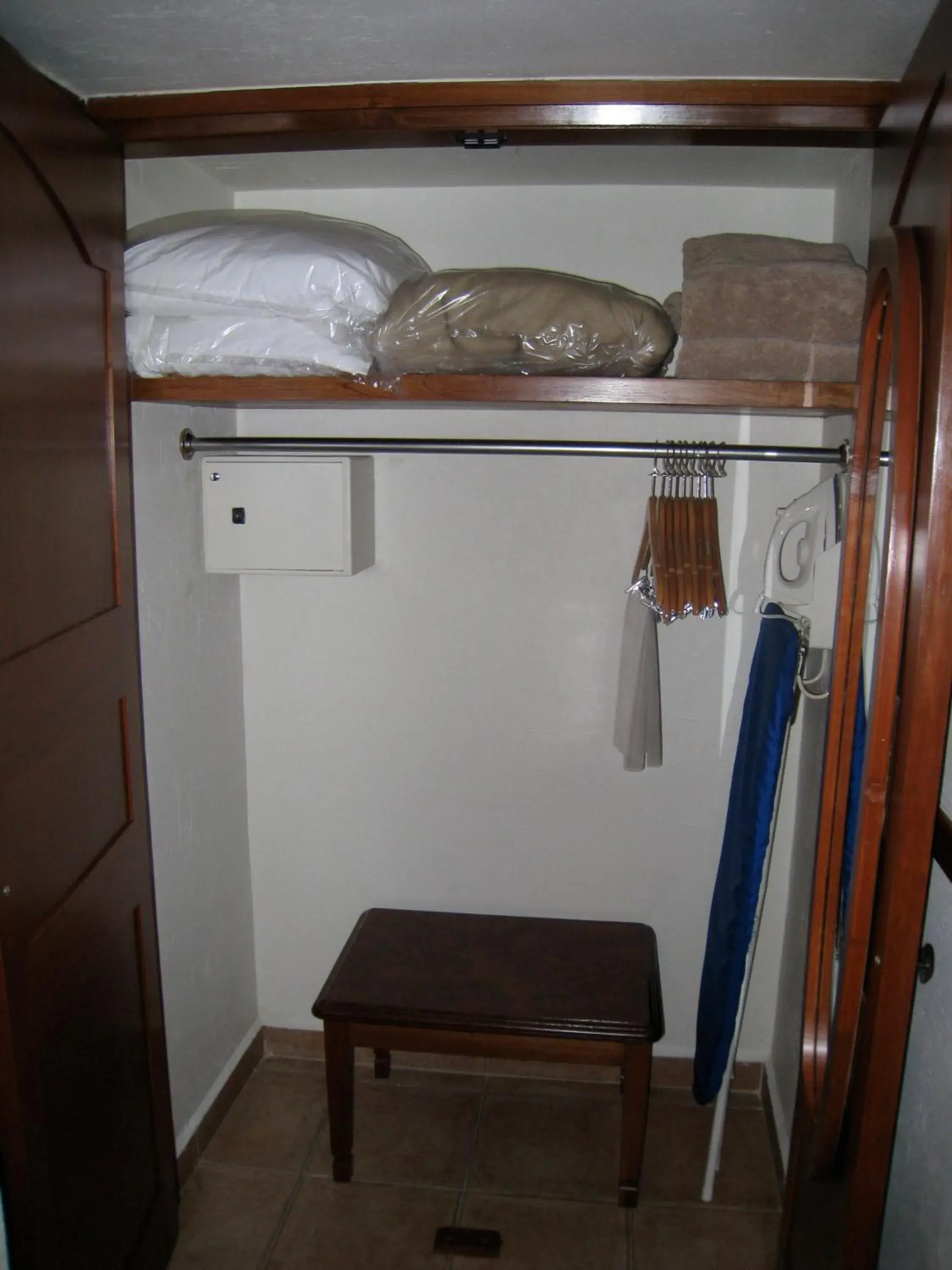 Bedroom, Bunk Bed in Hotel Argento