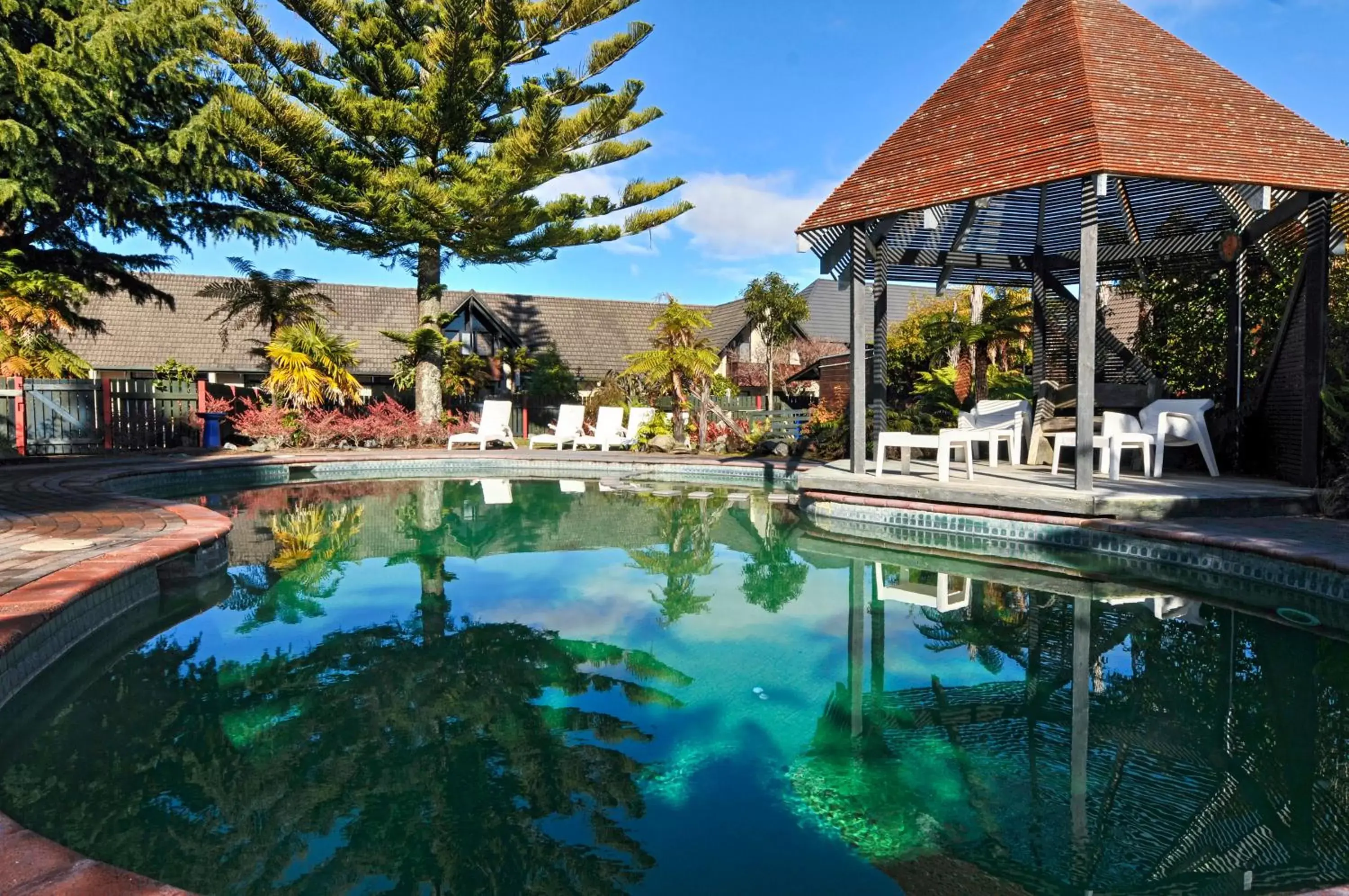 Swimming Pool in Wylie Court Motor Lodge