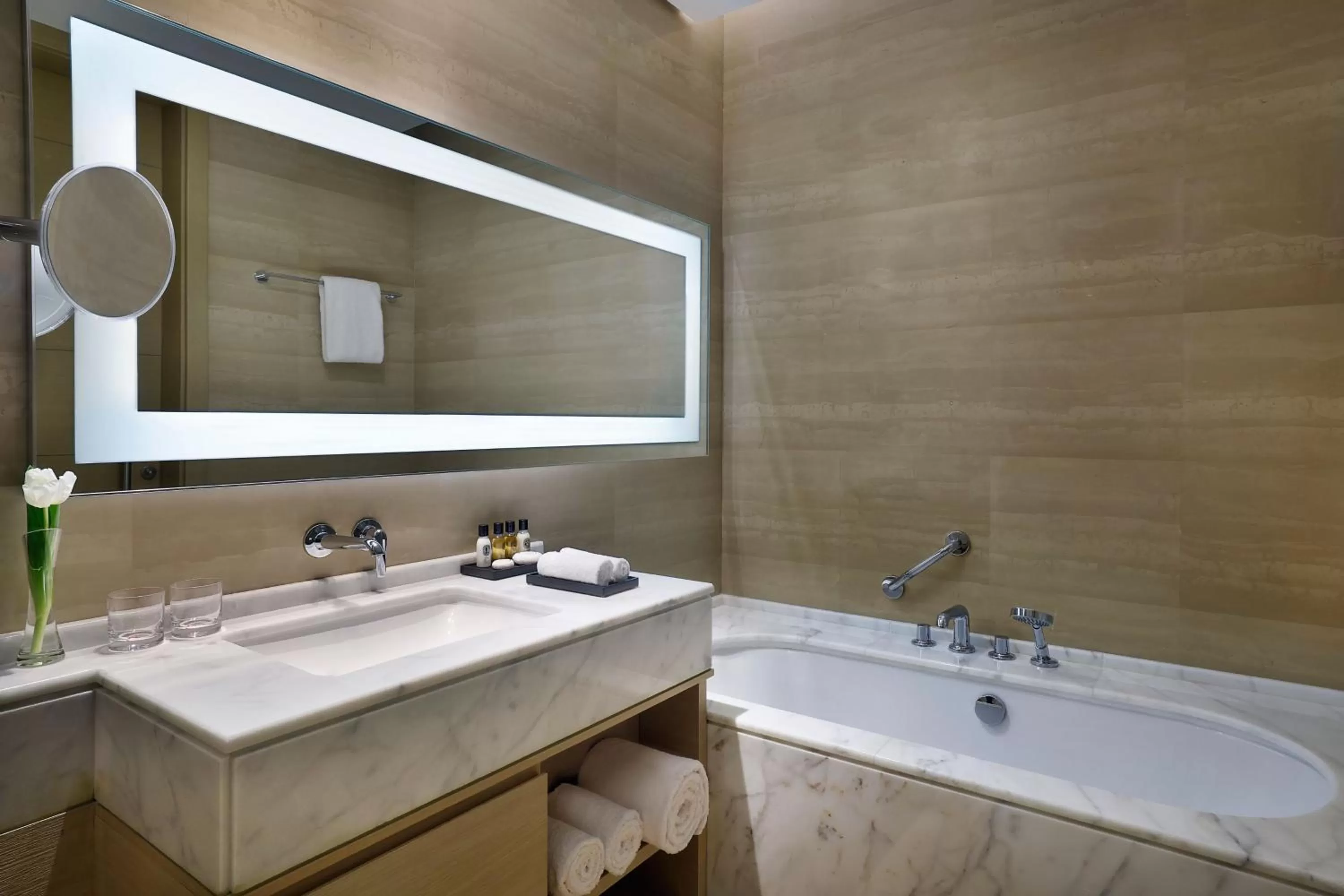 Bathroom in Jeddah Marriott Hotel Madinah Road