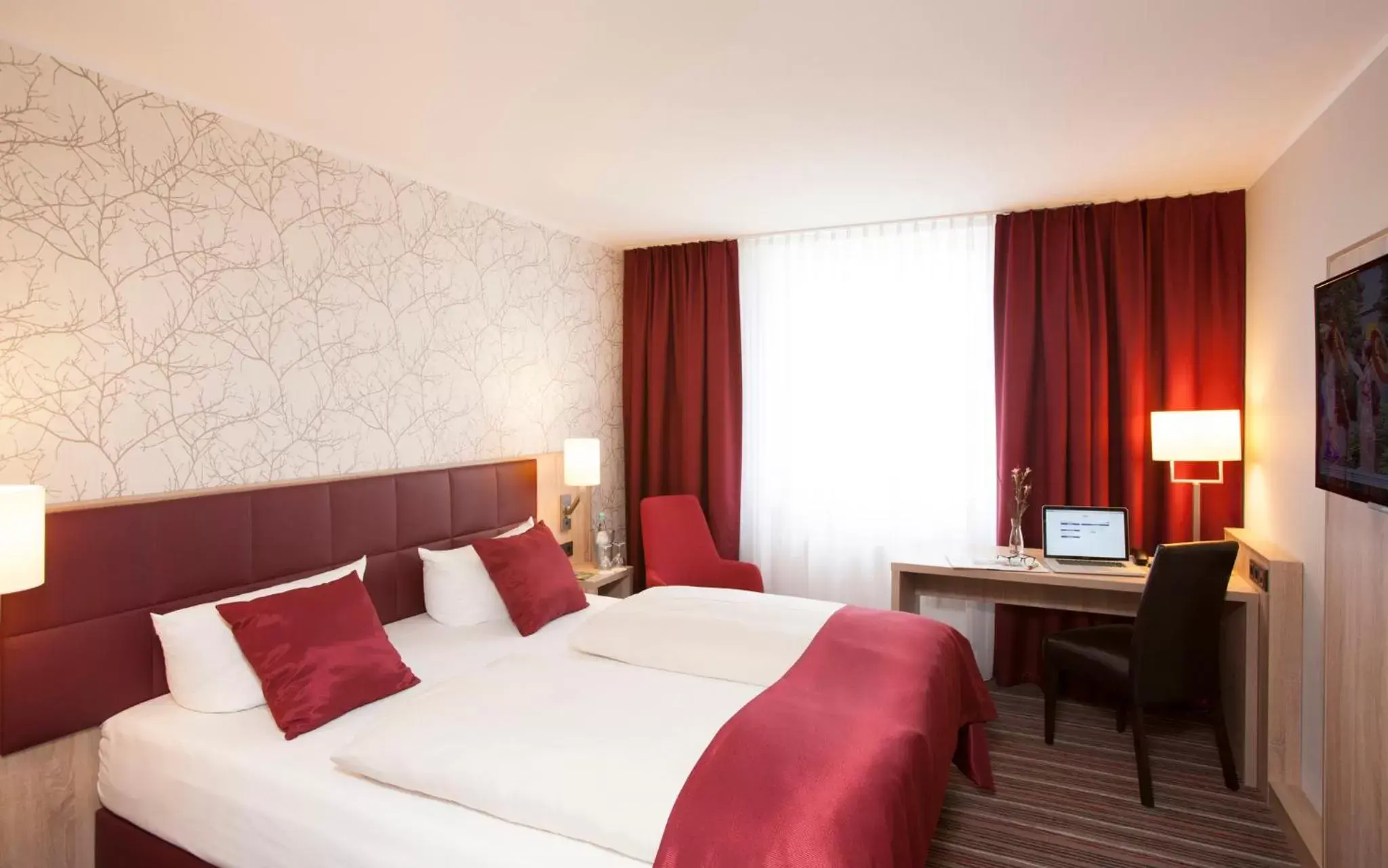 Photo of the whole room, Bed in Fora Hotel Hannover