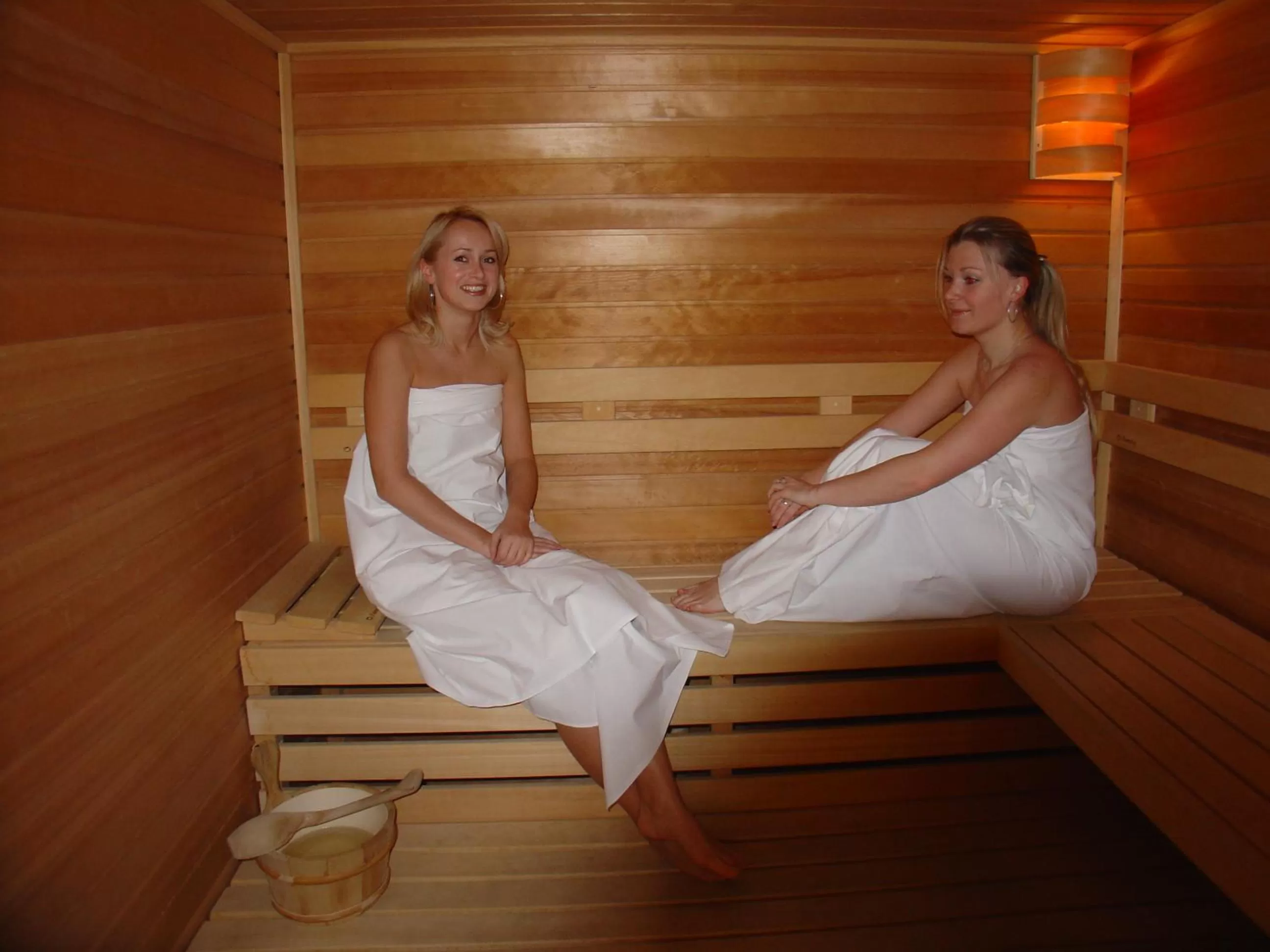 People in Hotel Opera