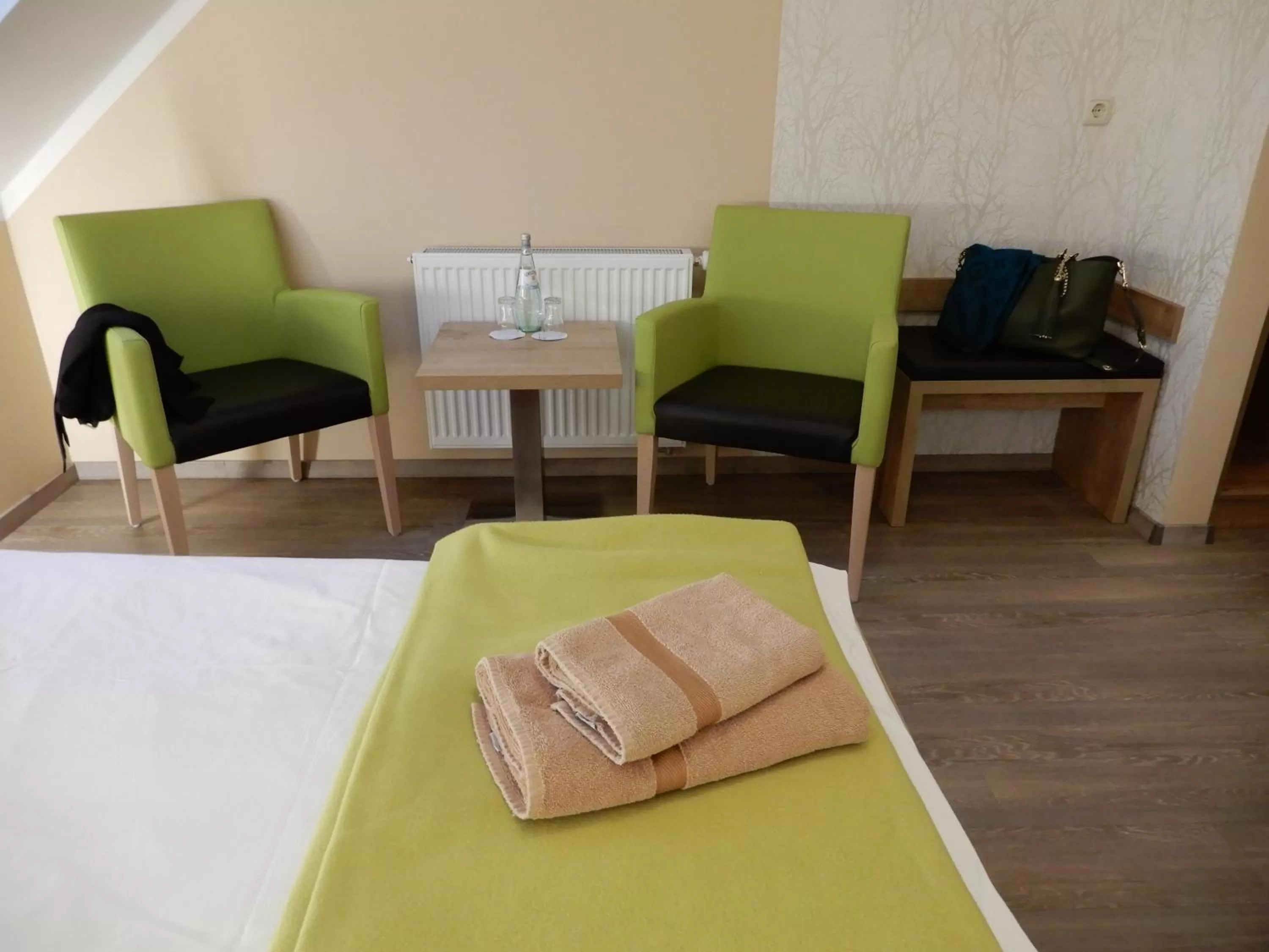 Photo of the whole room in Hotel Pension Am Hafen