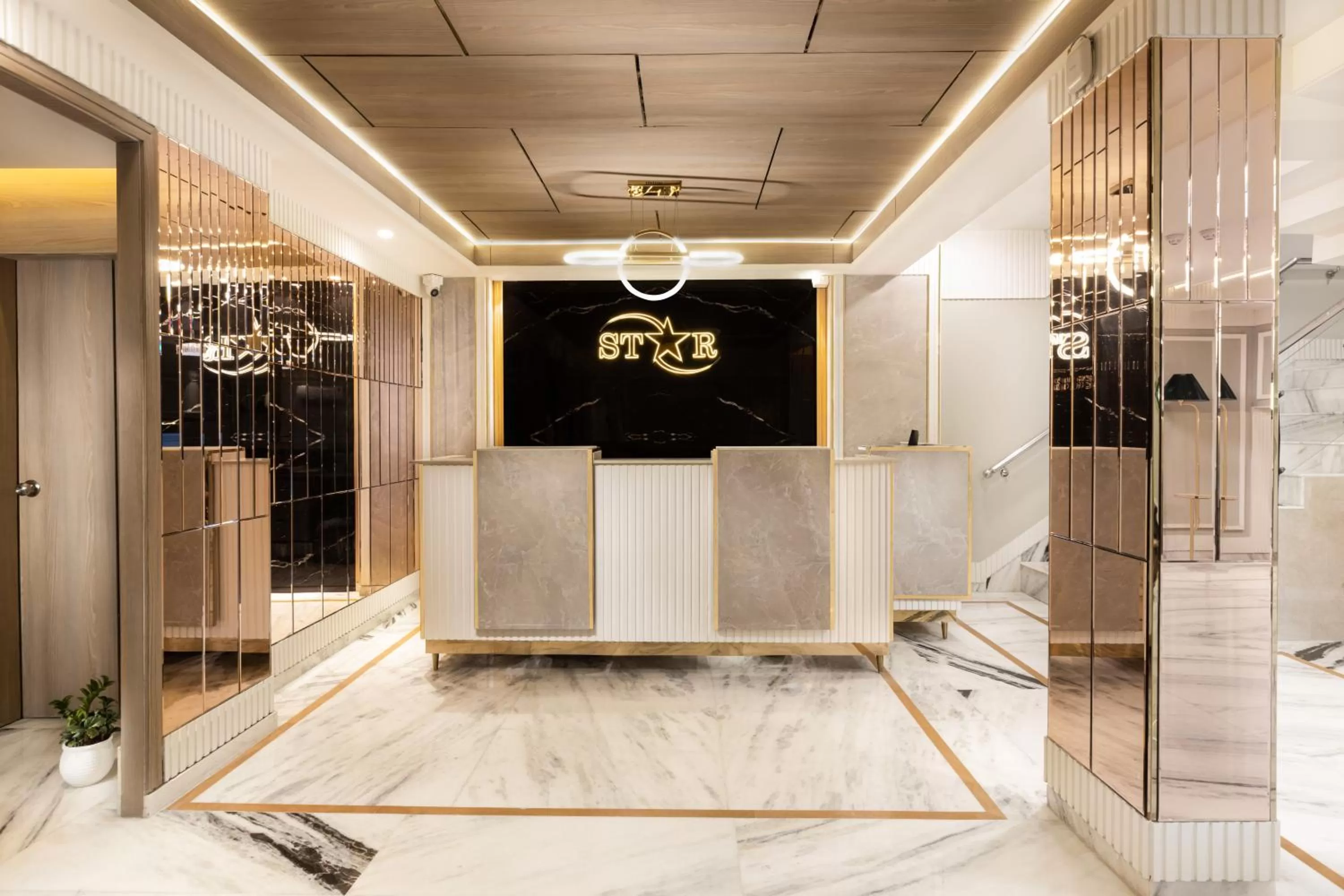 Lobby or reception in Hotel Star By Star Group- Near Delhi Airport