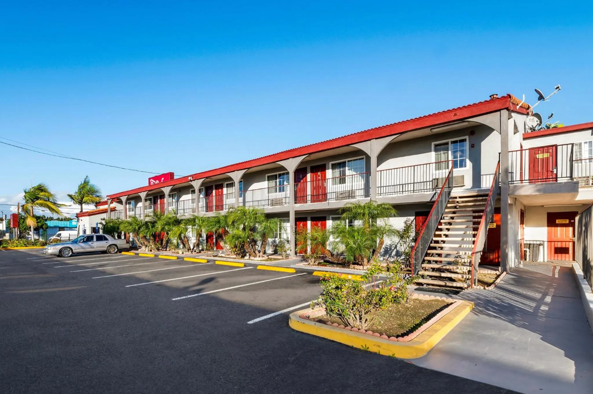 Property building in Red Roof Inn Los Angeles - Bellflower