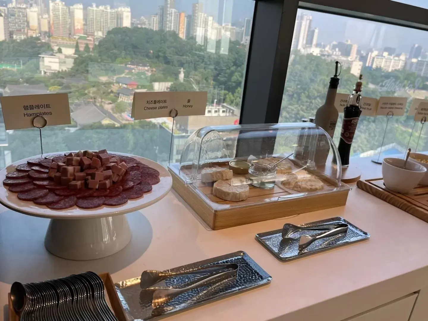 Breakfast in HOTEL in 9 Gangnam