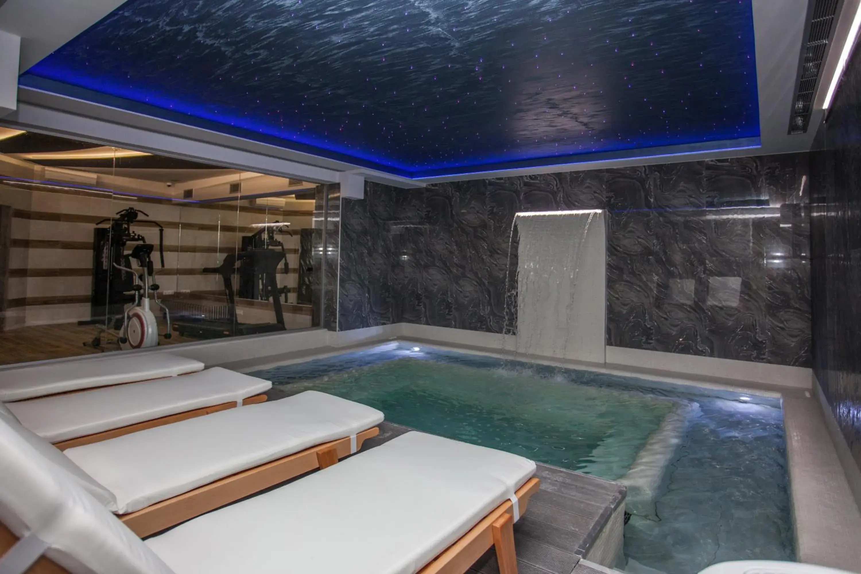 Swimming Pool in Melrose Hotel Rethymno