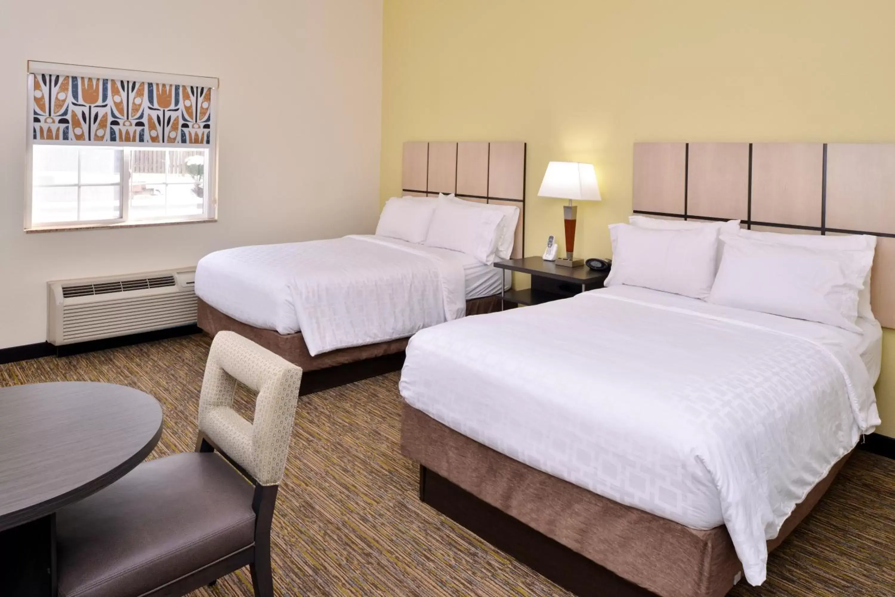 Photo of the whole room, Bed in Candlewood Suites Winchester, an IHG Hotel
