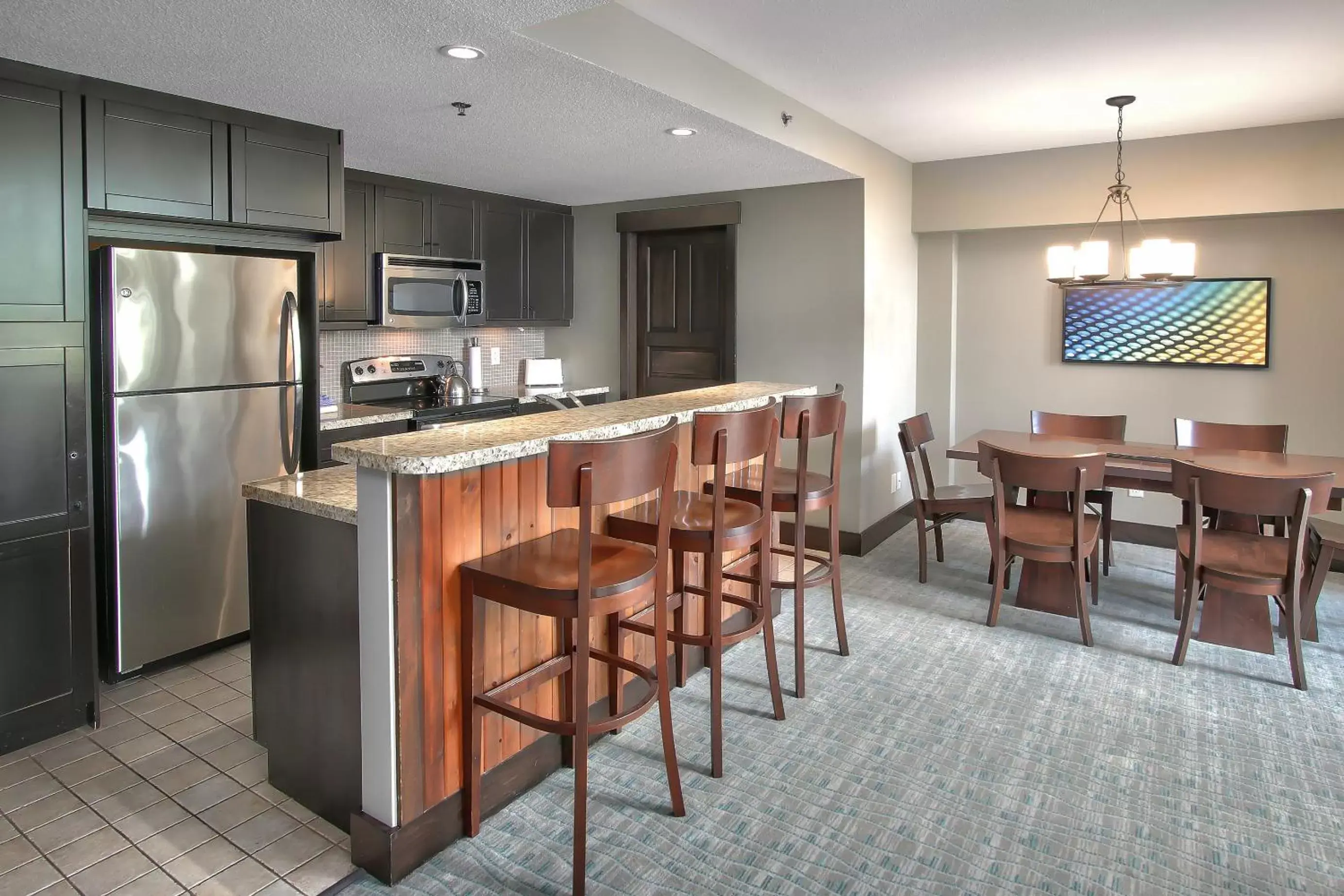 Kitchen or kitchenette, Restaurant/Places to Eat in Blue Mountain Resort Mosaic Suites