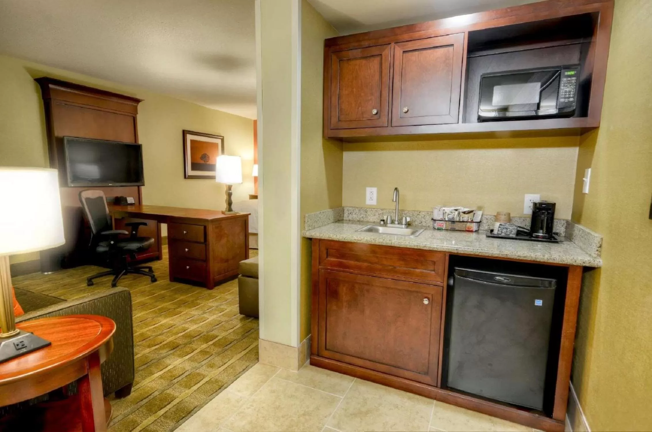 Kitchen or kitchenette in Hampton Inn & Suites Tifton