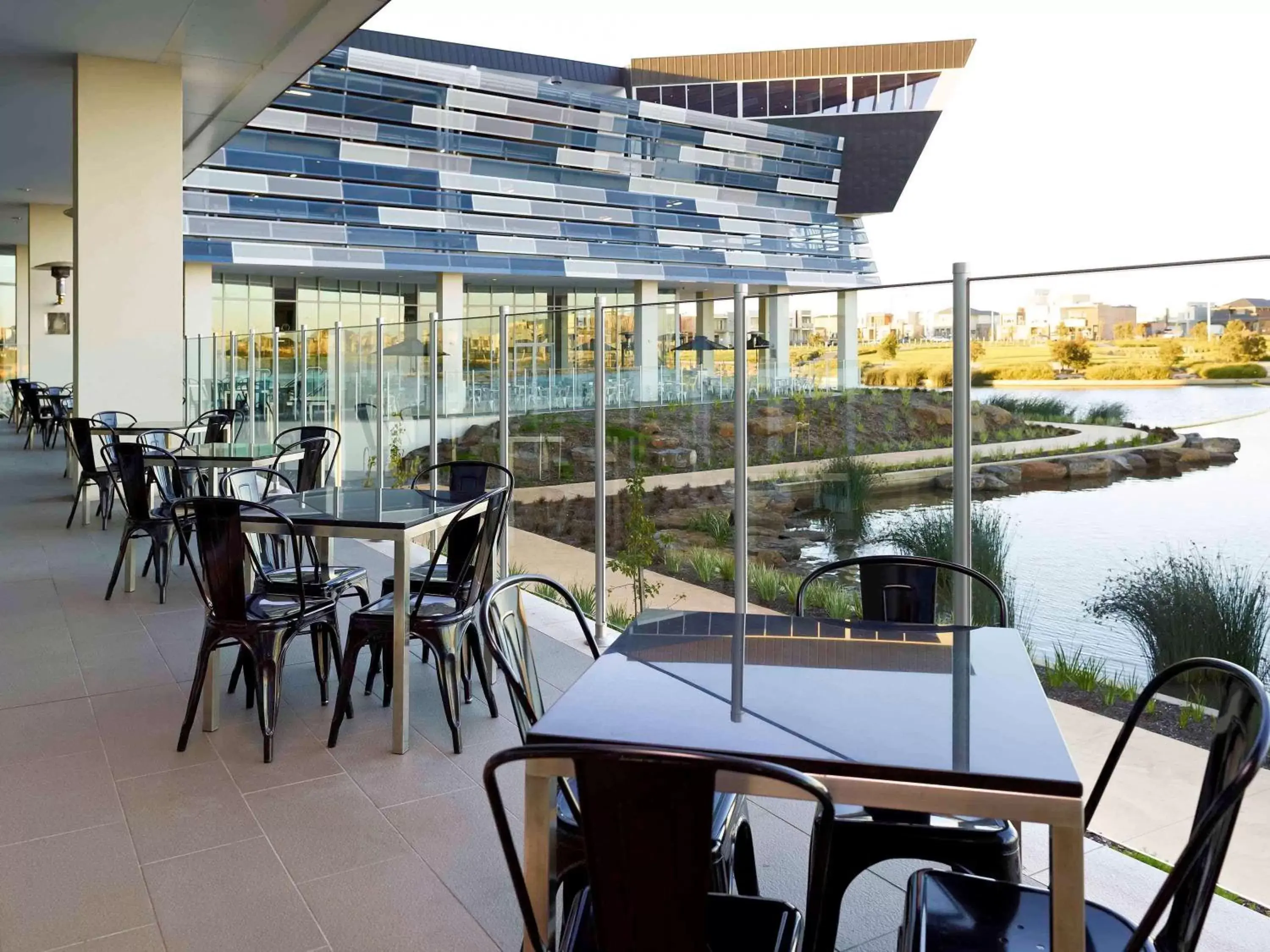 Restaurant/Places to Eat in Mercure Melbourne Caroline Springs