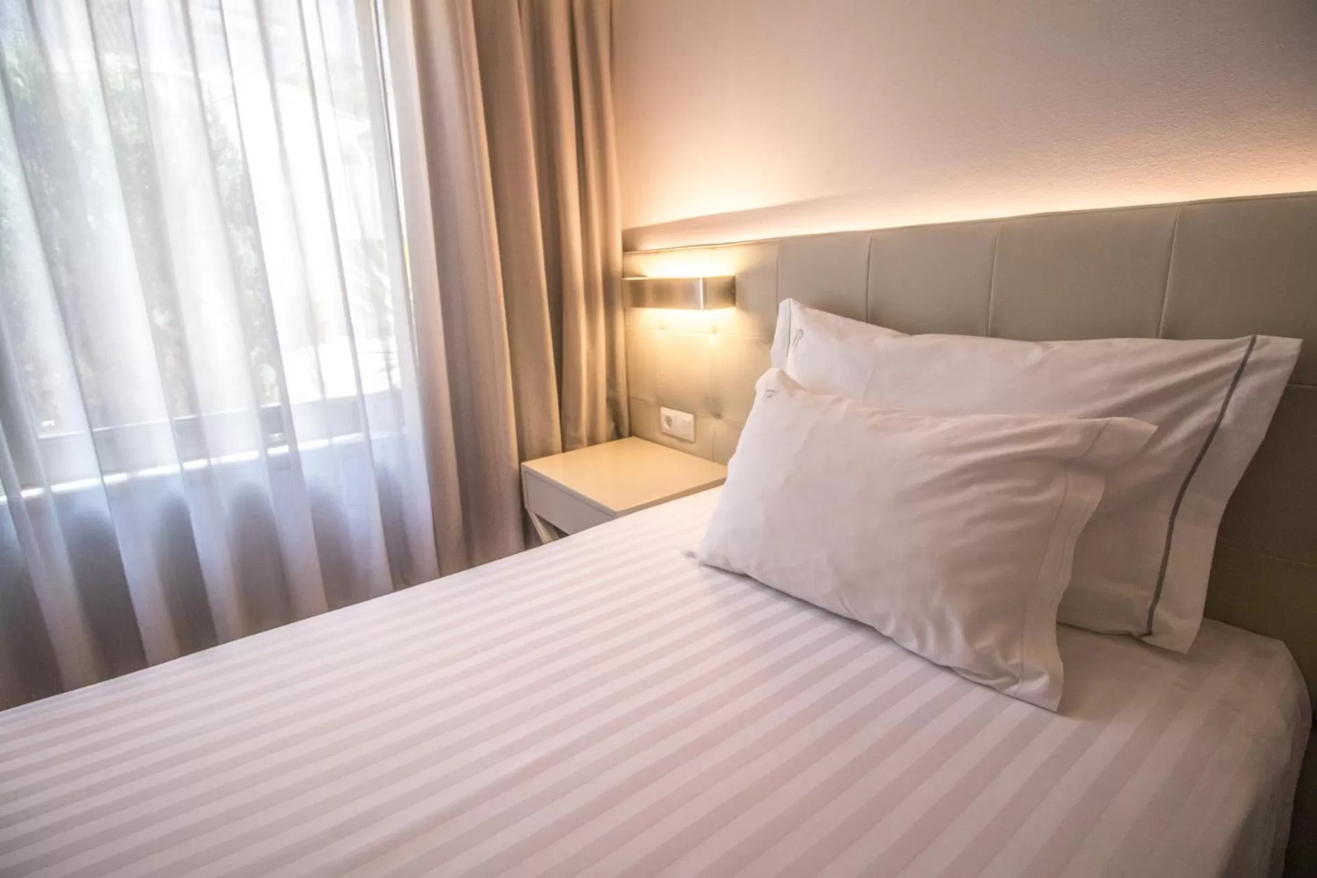 Bed in Hotel Travel Park Lisboa