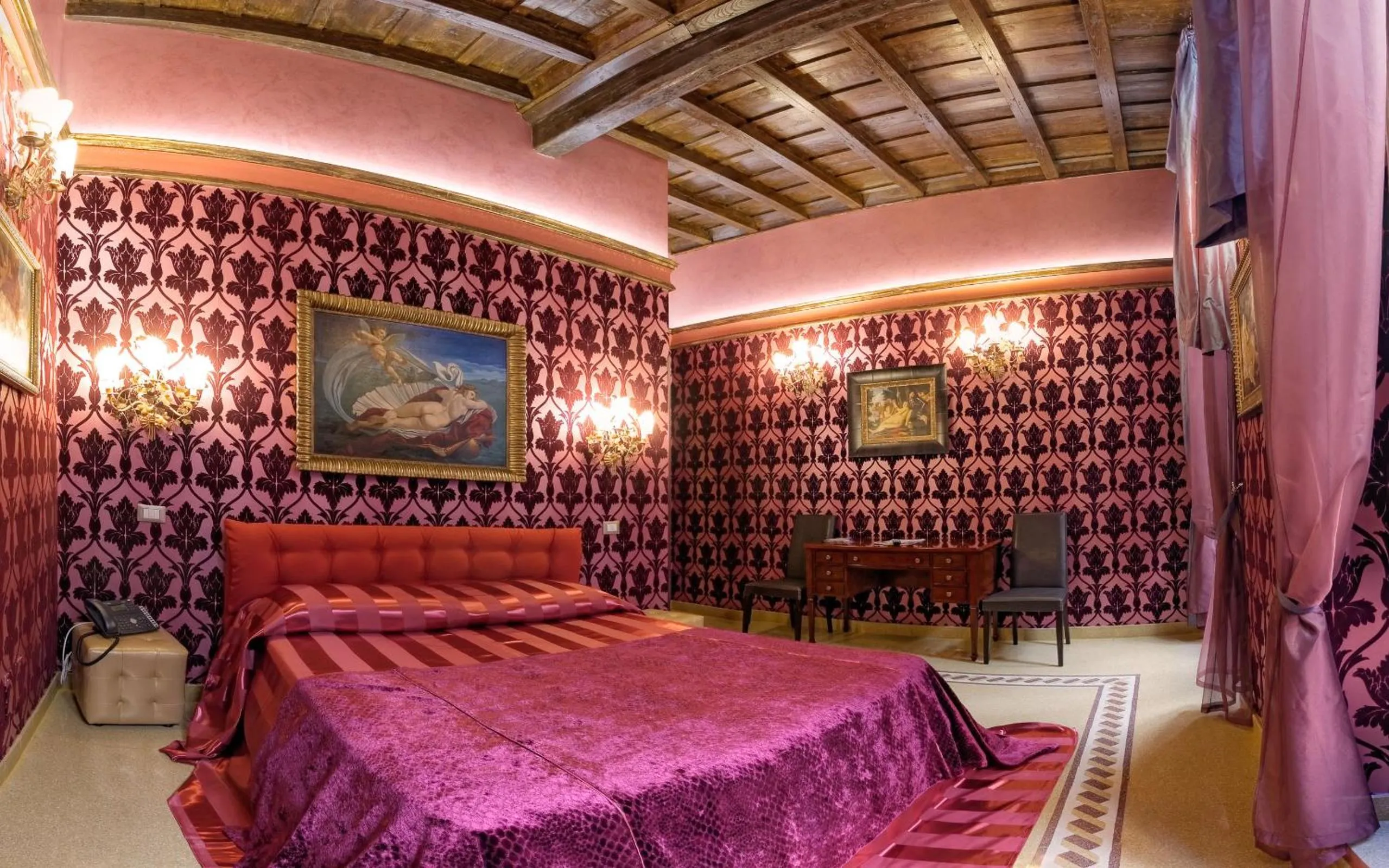 Photo of the whole room, Bed in Antica Dimora De Michaelis