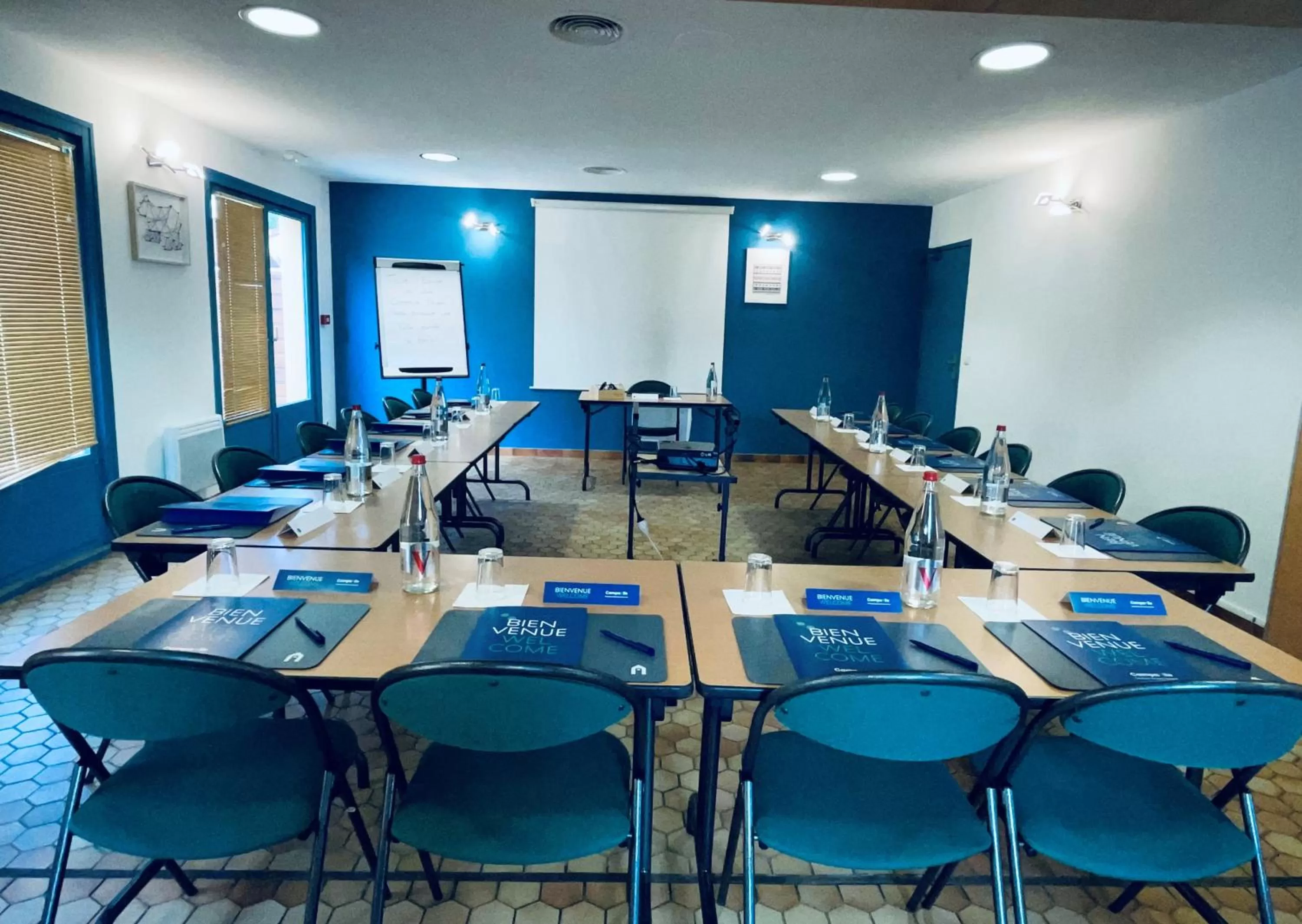 Meeting/conference room in Campanile Clermont-Ferrand ~ Thiers