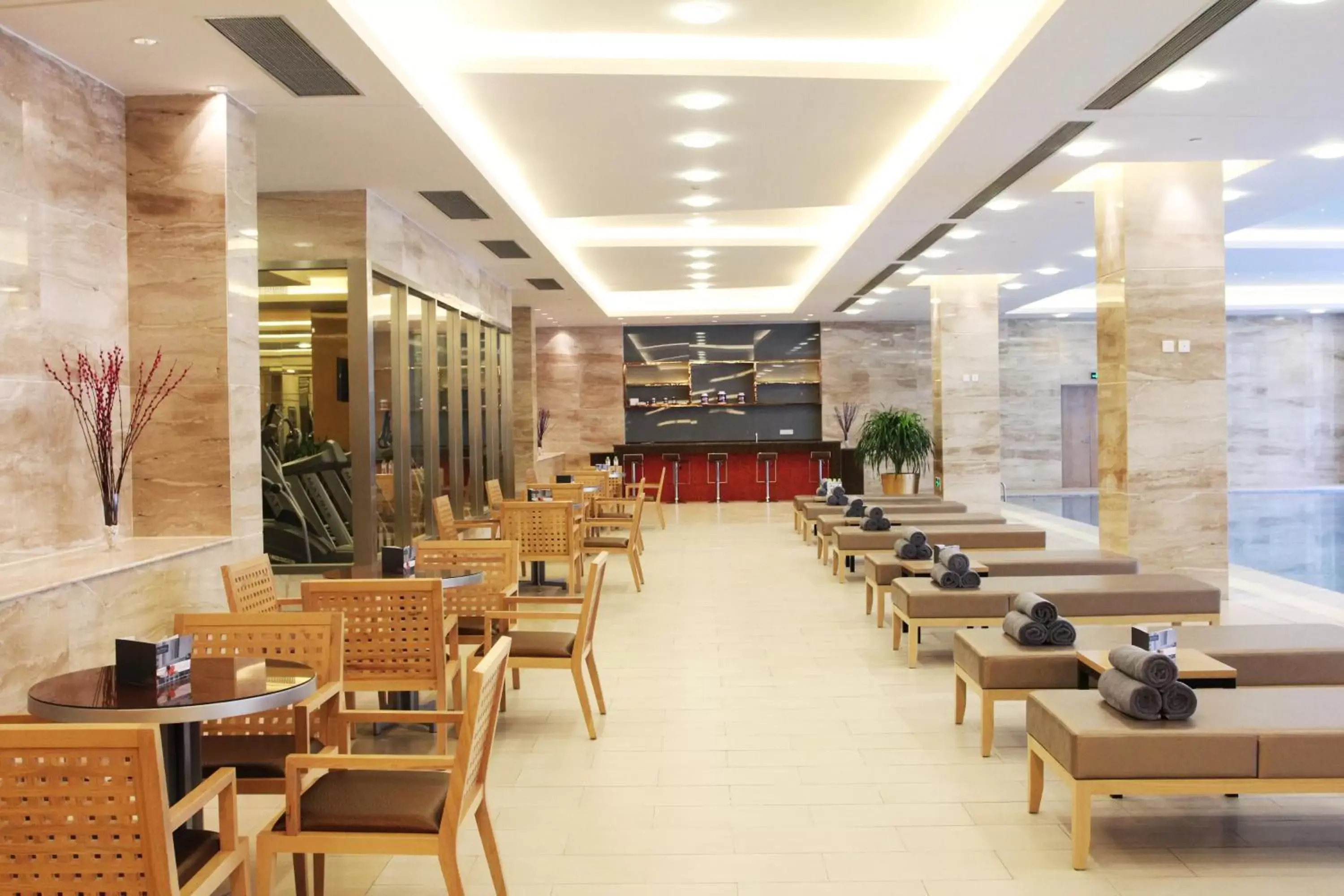 Swimming pool in Pullman Linyi Lushang Swimming pool in Pullman Linyi Lushang