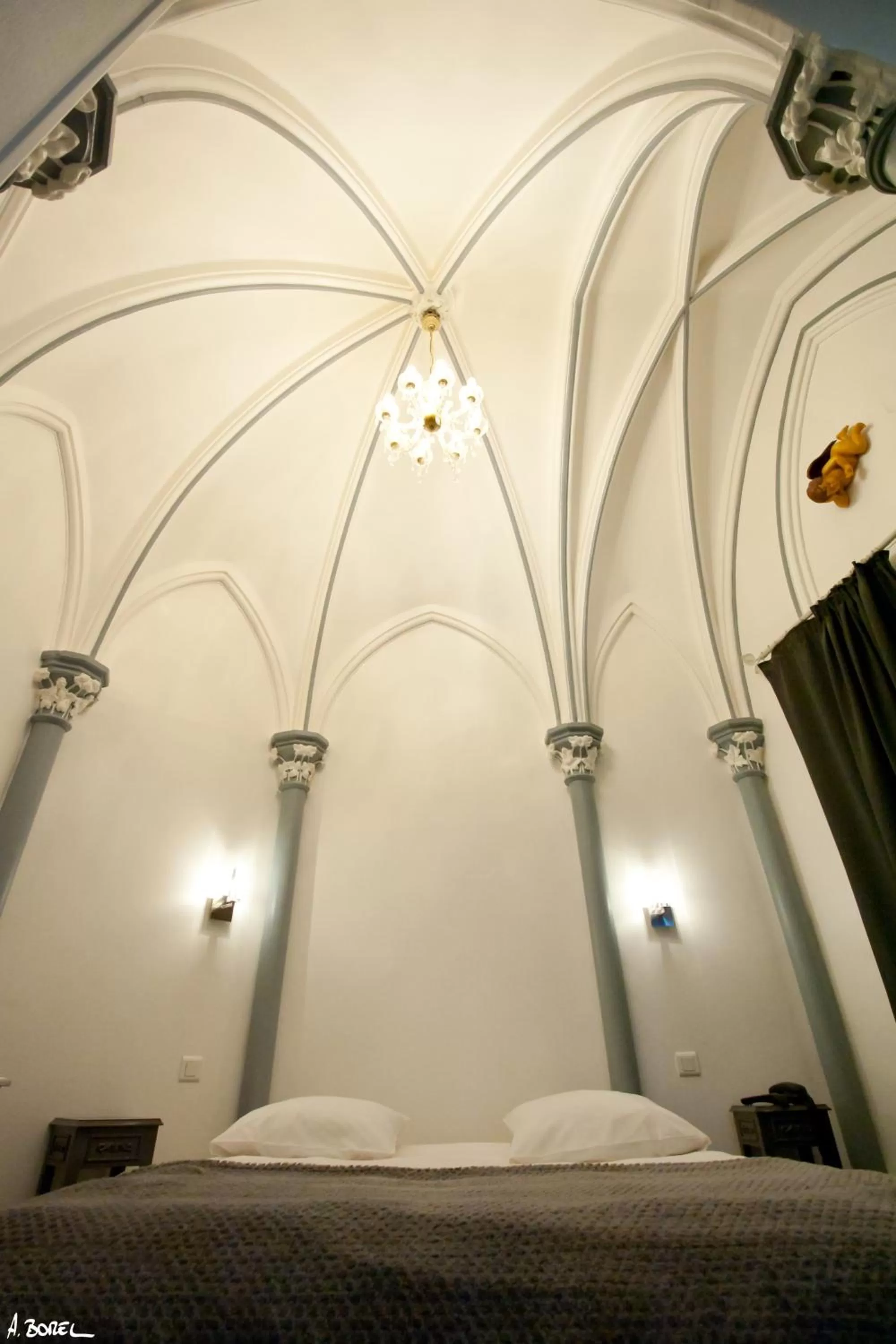 Bed in Hotel Le Prieuré et La Résidence