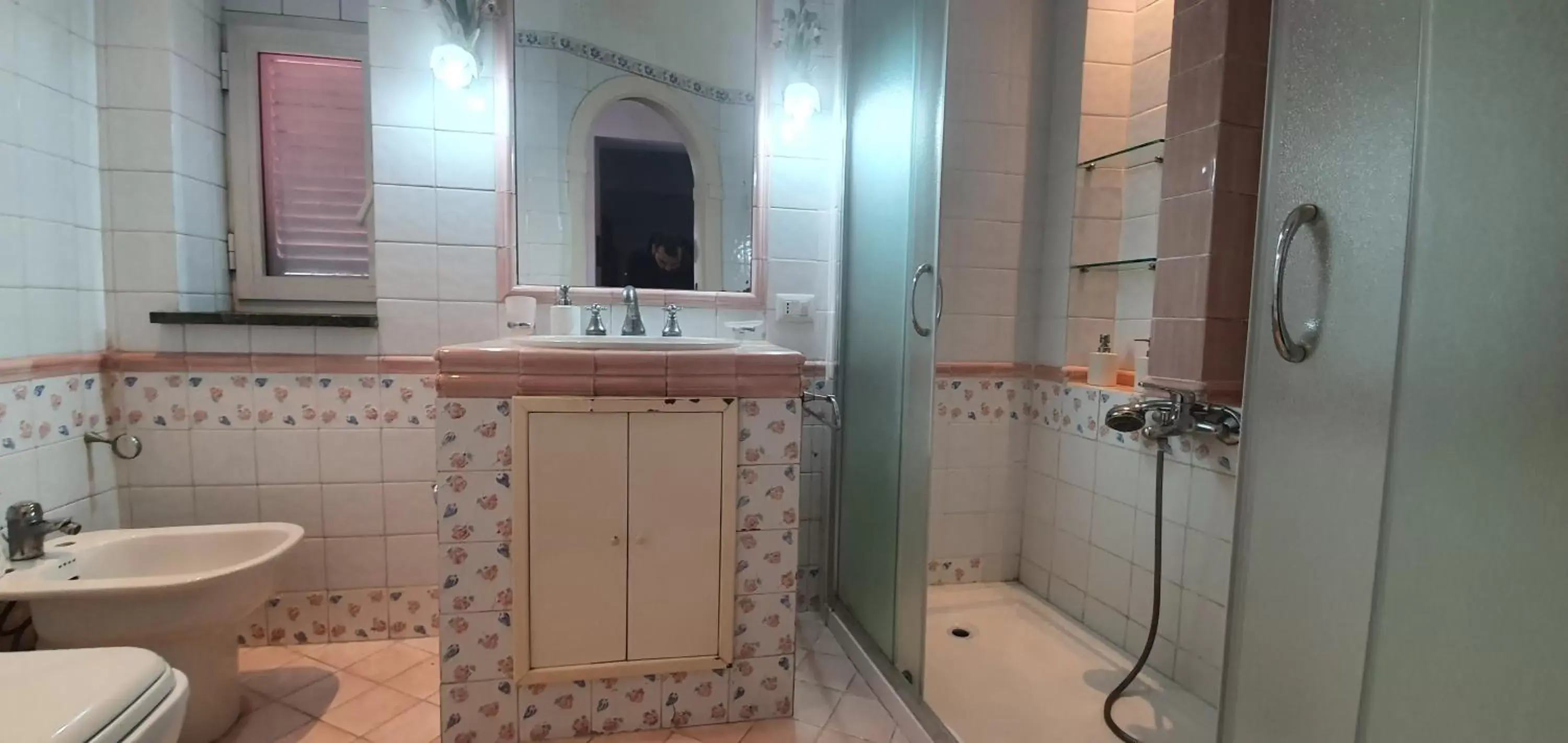 Shower, Bathroom in La Casa Di Bruno Napoli